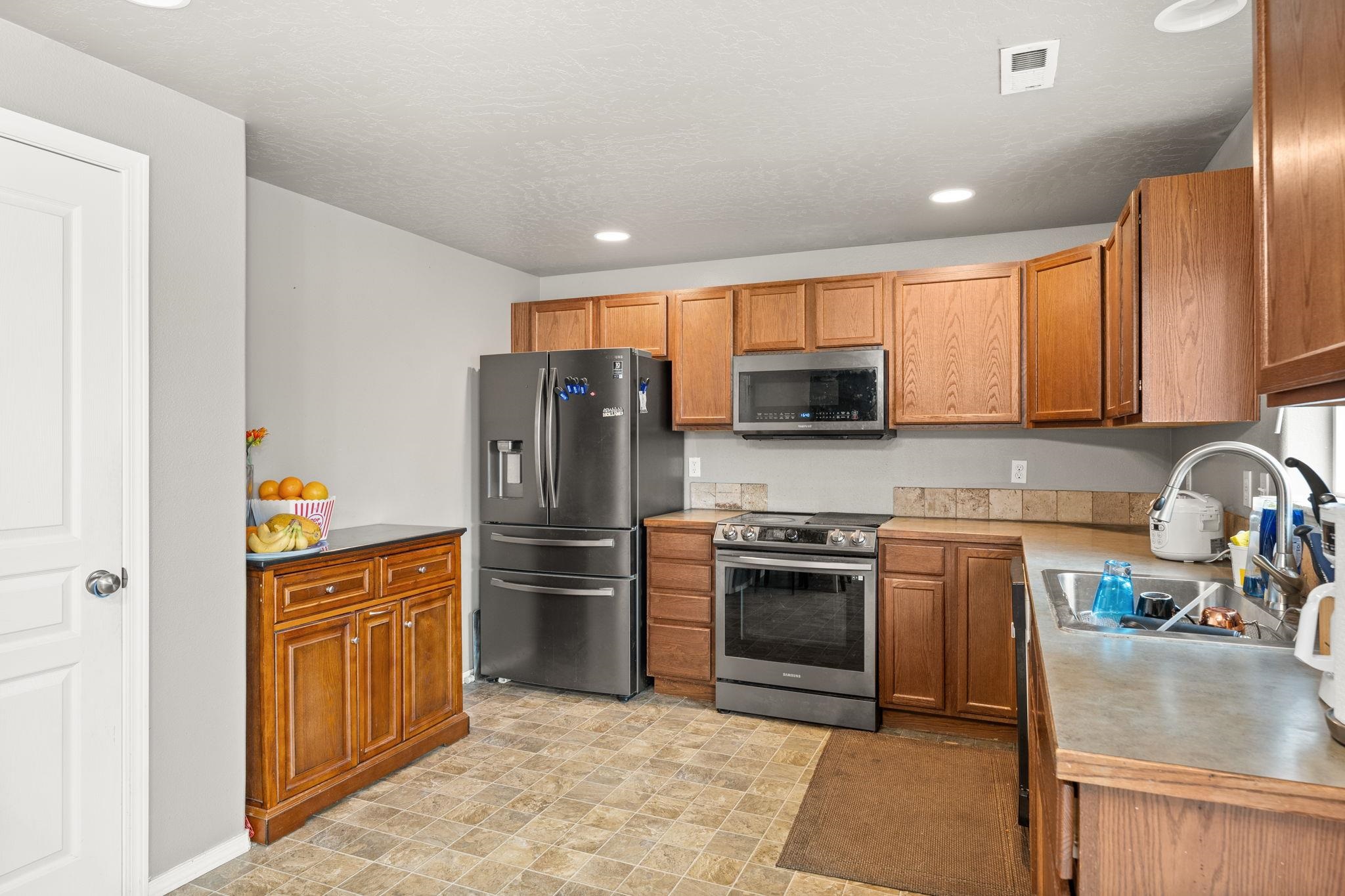 12417 W Pacific Ct - Photo 3