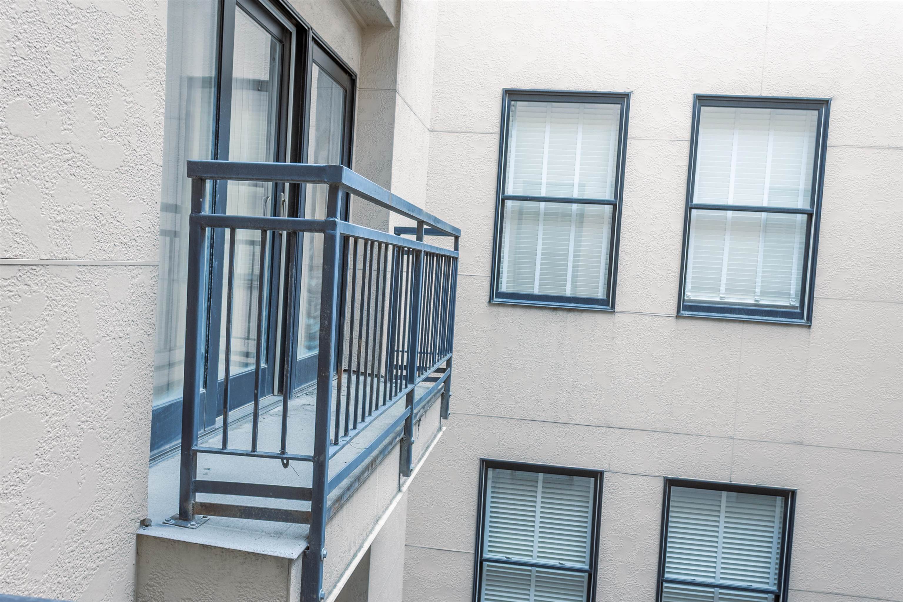315 W Riverside Ave - Photo 16