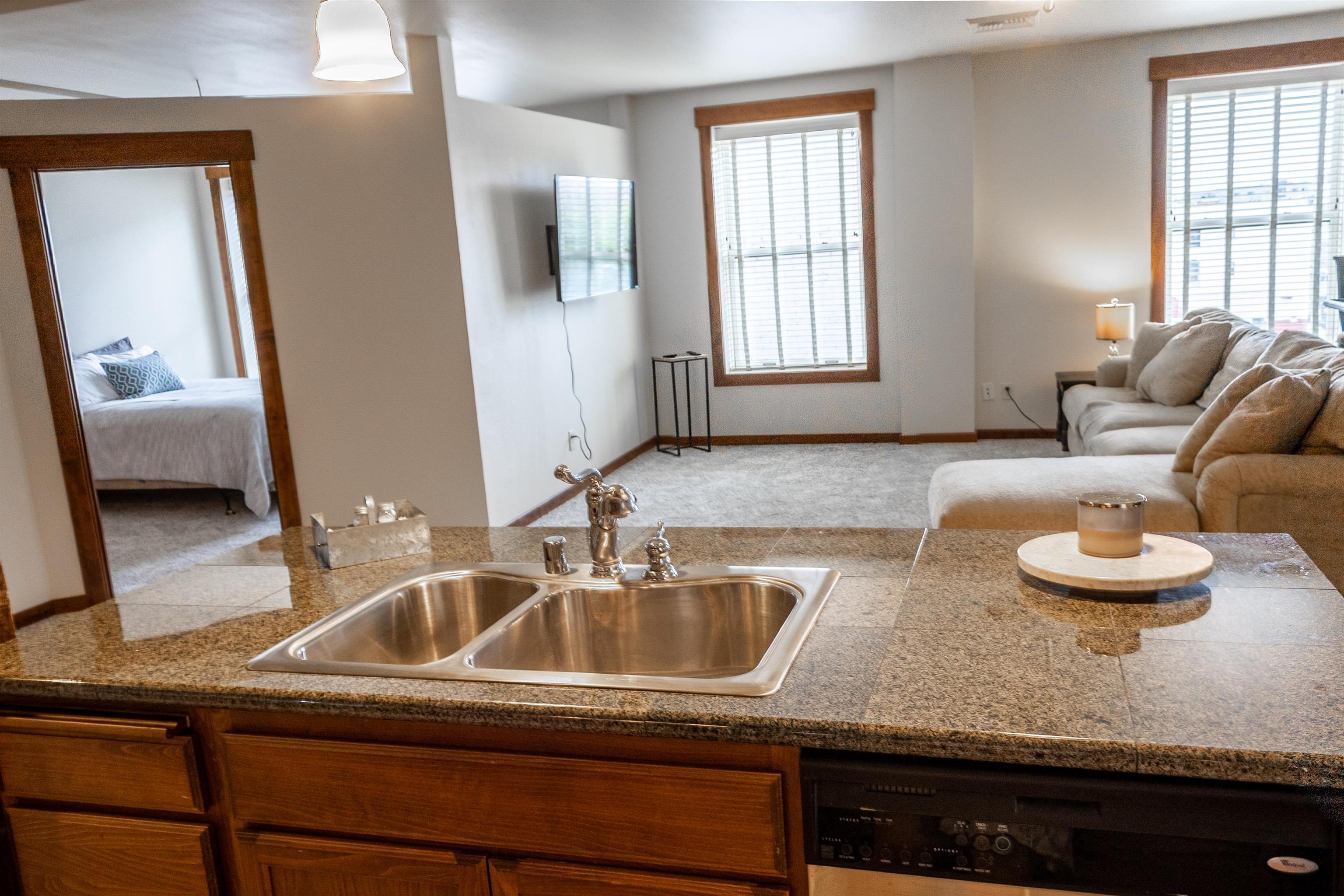 315 W Riverside Ave - Photo 4