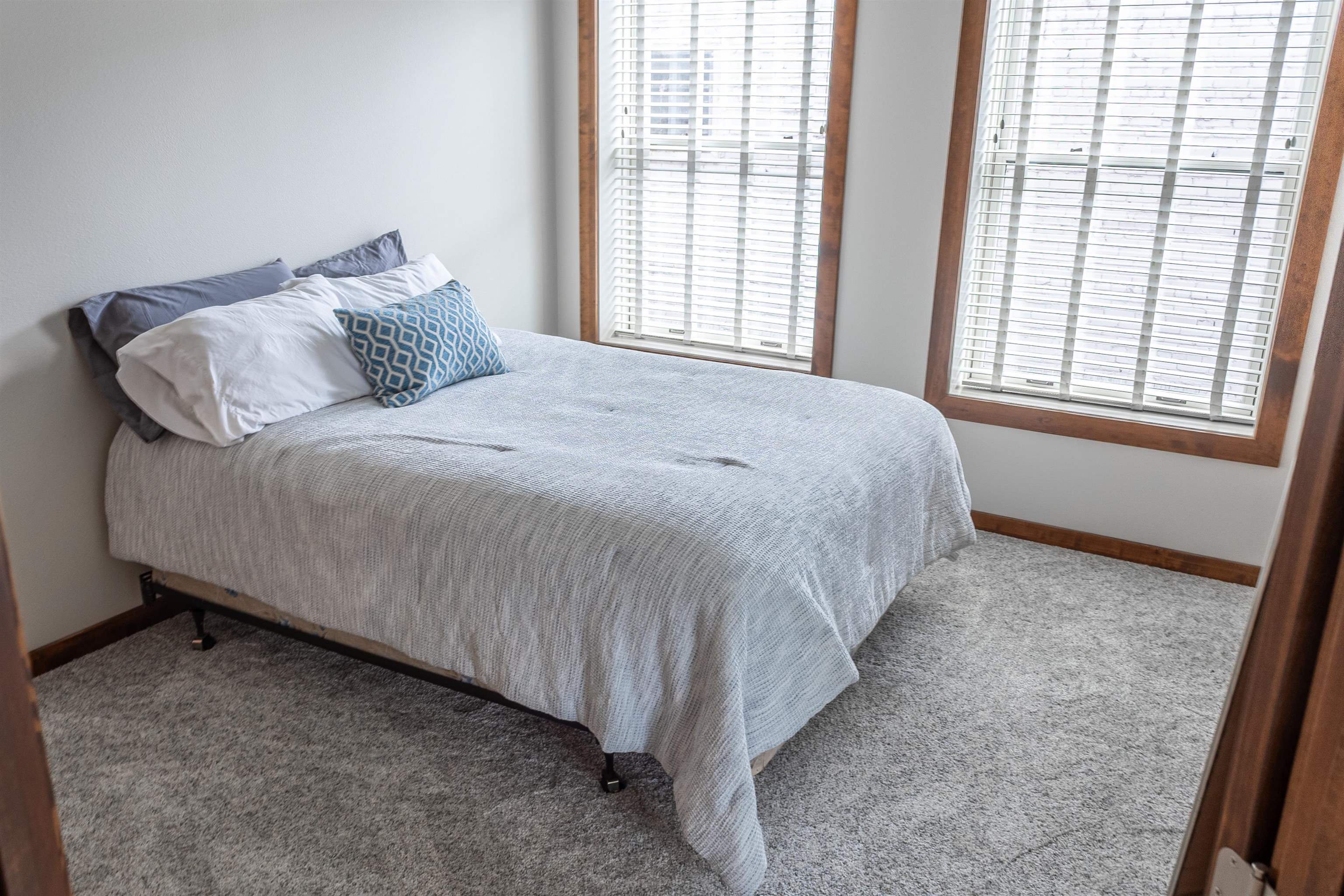 315 W Riverside Ave - Photo 9