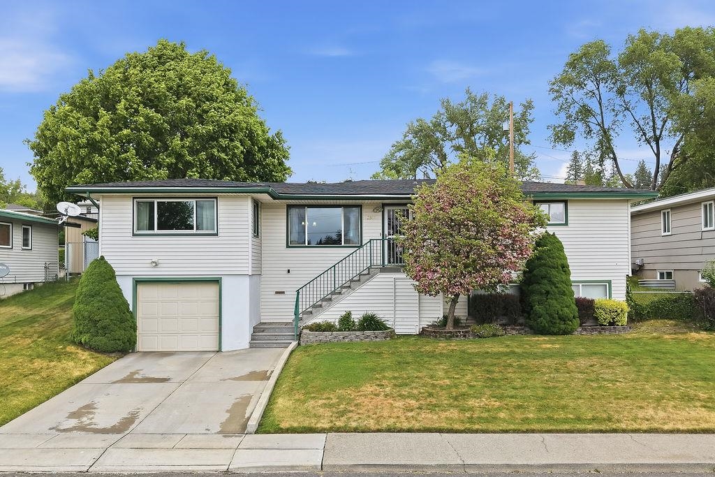 2312 W Rosewood Ave - Photo 1