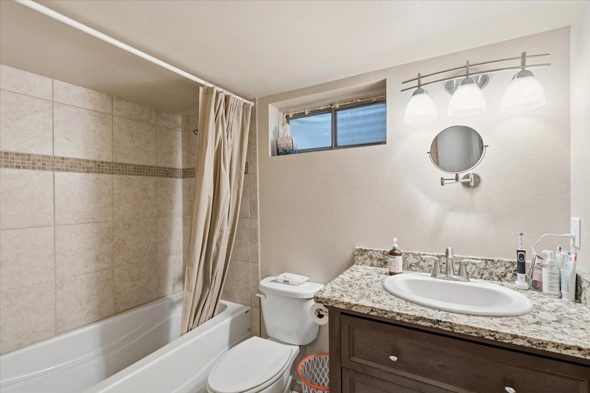 720 BUENA VISTA St - Photo 32