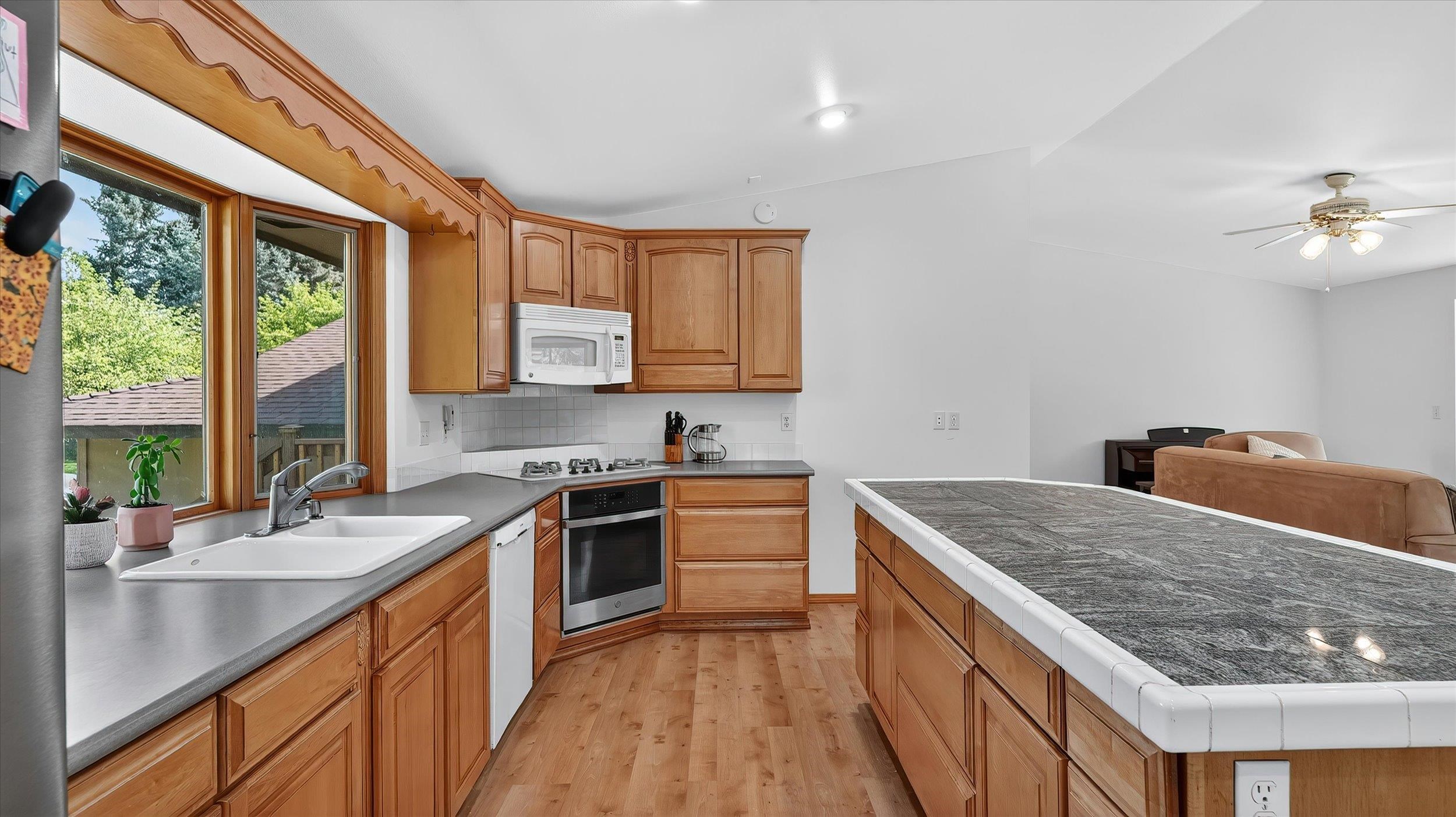 14710 E 36th Ave - Photo 10
