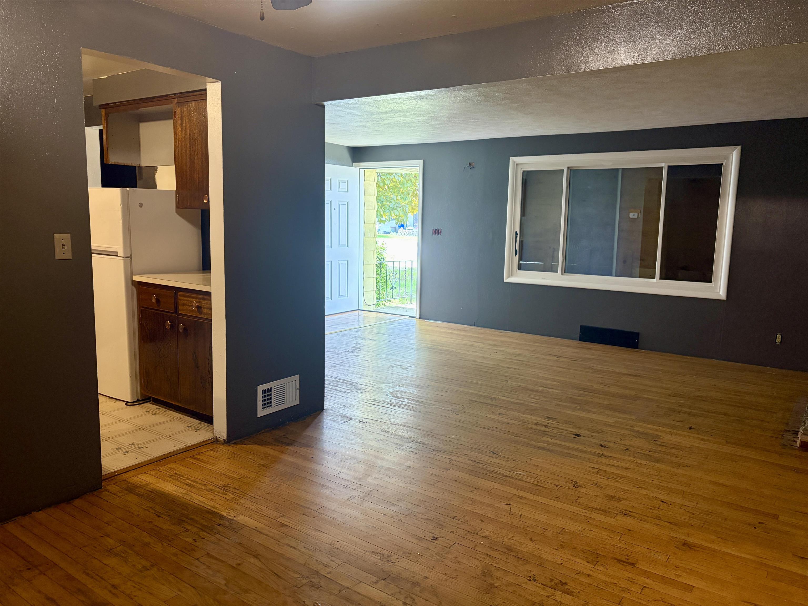 1010 N Fox Rd - Photo 7