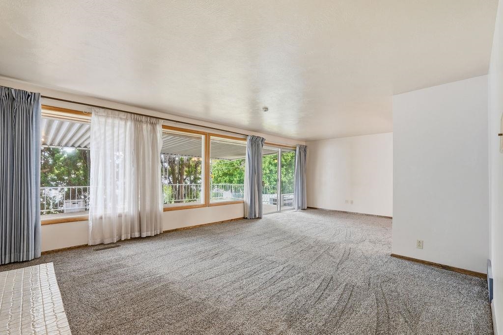 13313 E 11th Ave - Photo 18