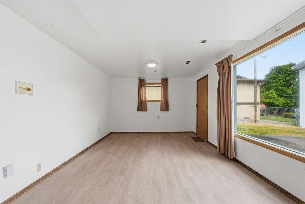 13313 E 11th Ave - Photo 29