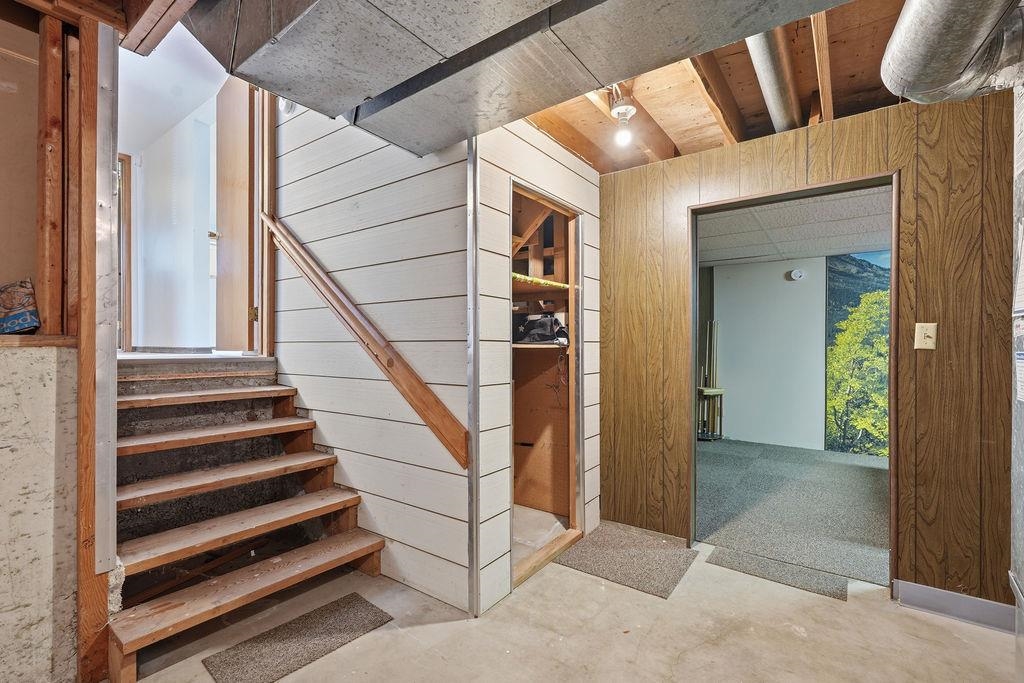 13313 E 11th Ave - Photo 33
