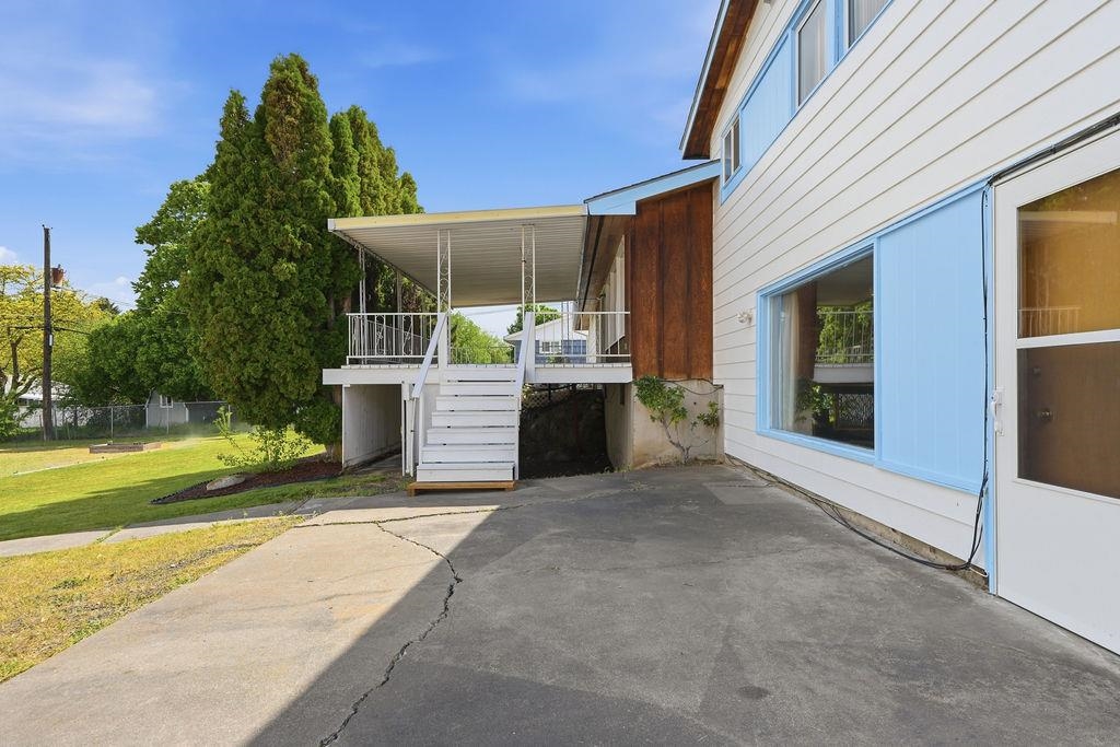 13313 E 11th Ave - Photo 38