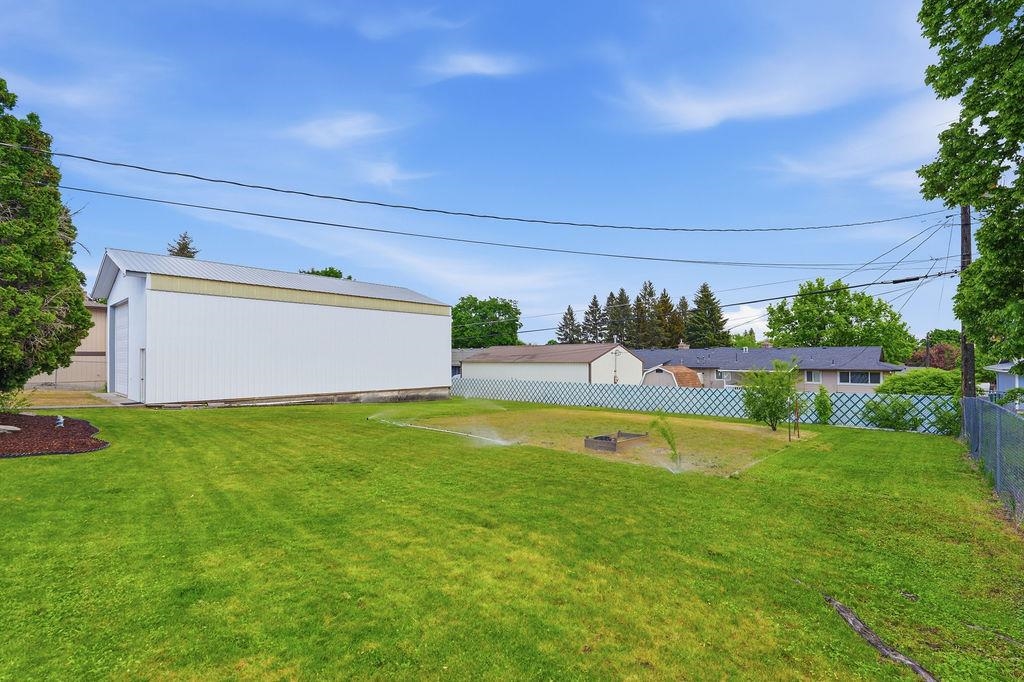 13313 E 11th Ave - Photo 44