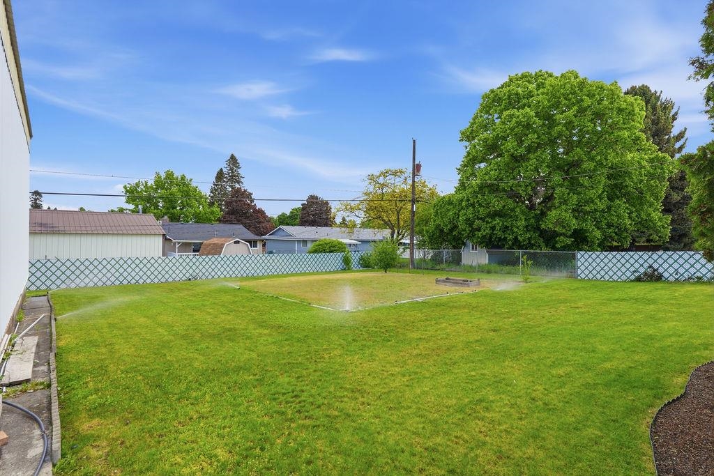 13313 E 11th Ave - Photo 46