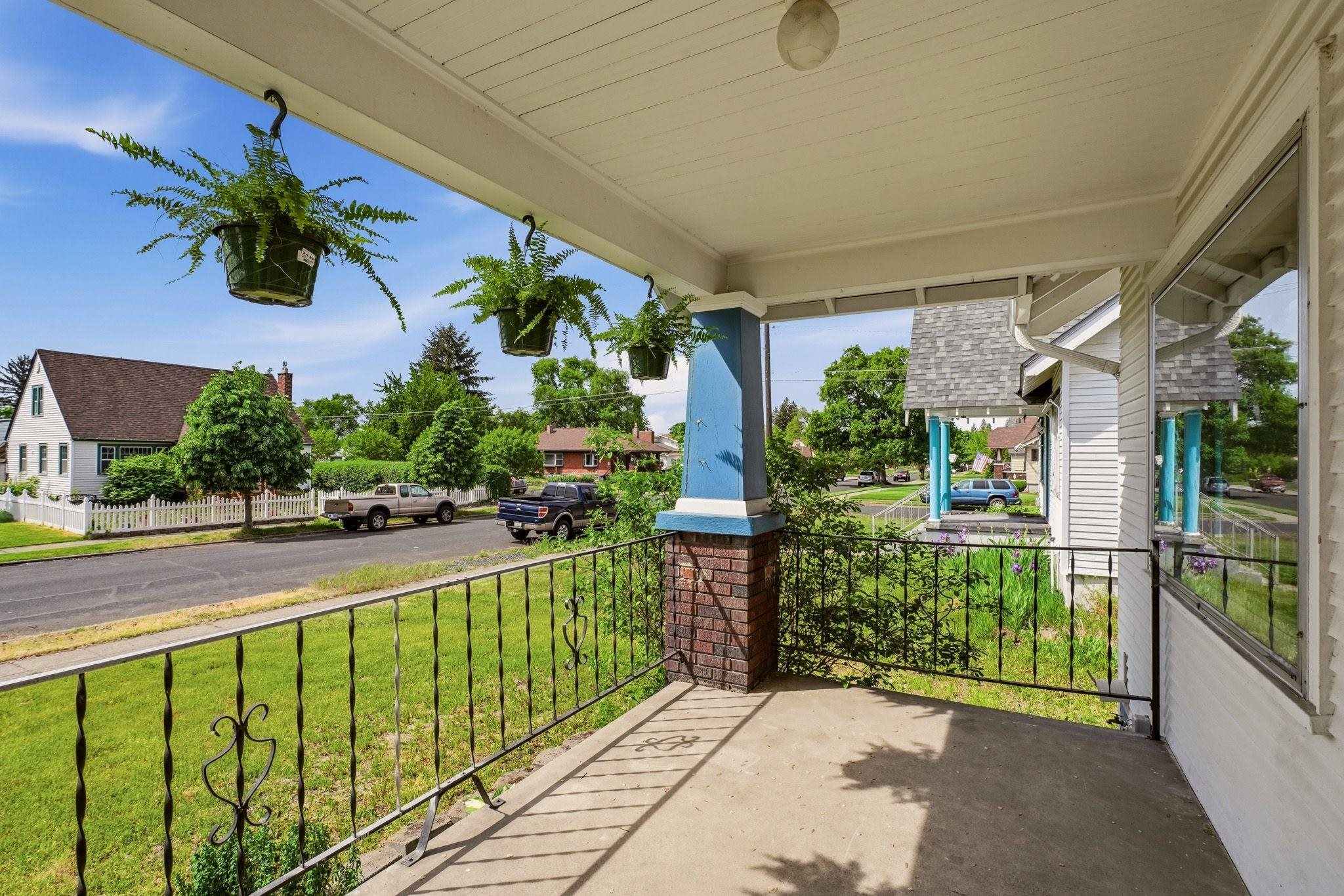 2428 N Normandie St - Photo 2