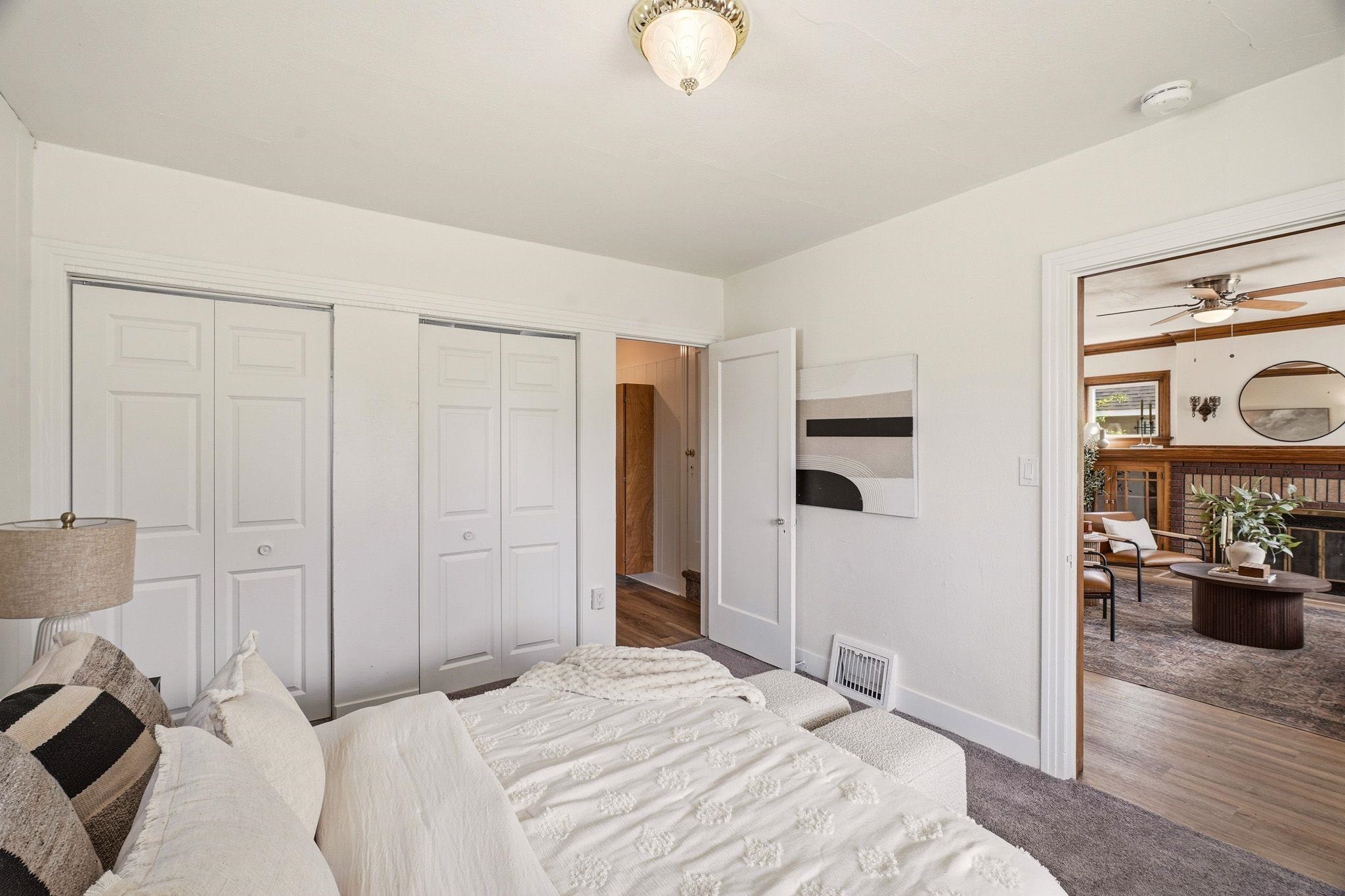 2428 N Normandie St - Photo 15