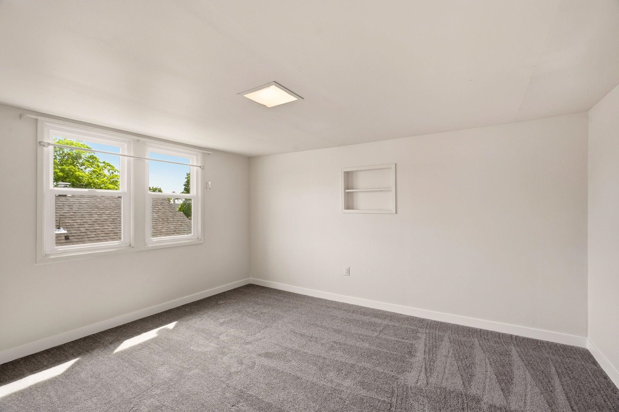 2428 N Normandie St - Photo 17