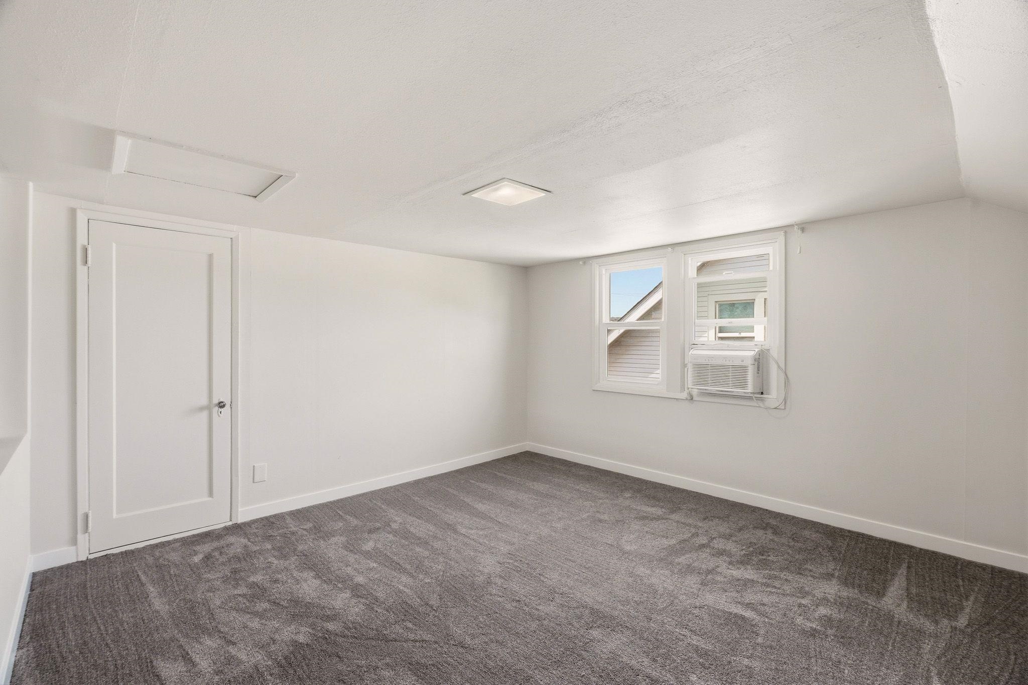 2428 N Normandie St - Photo 20