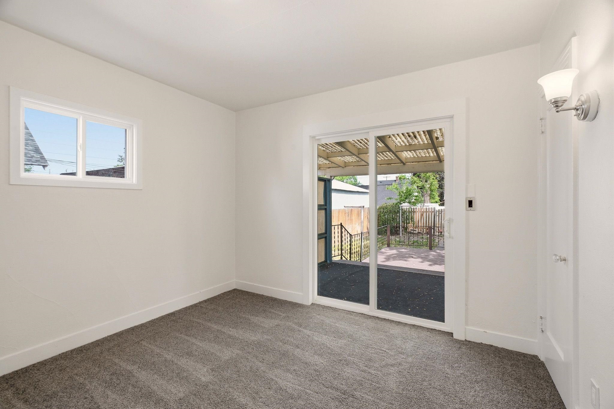 2428 N Normandie St - Photo 23