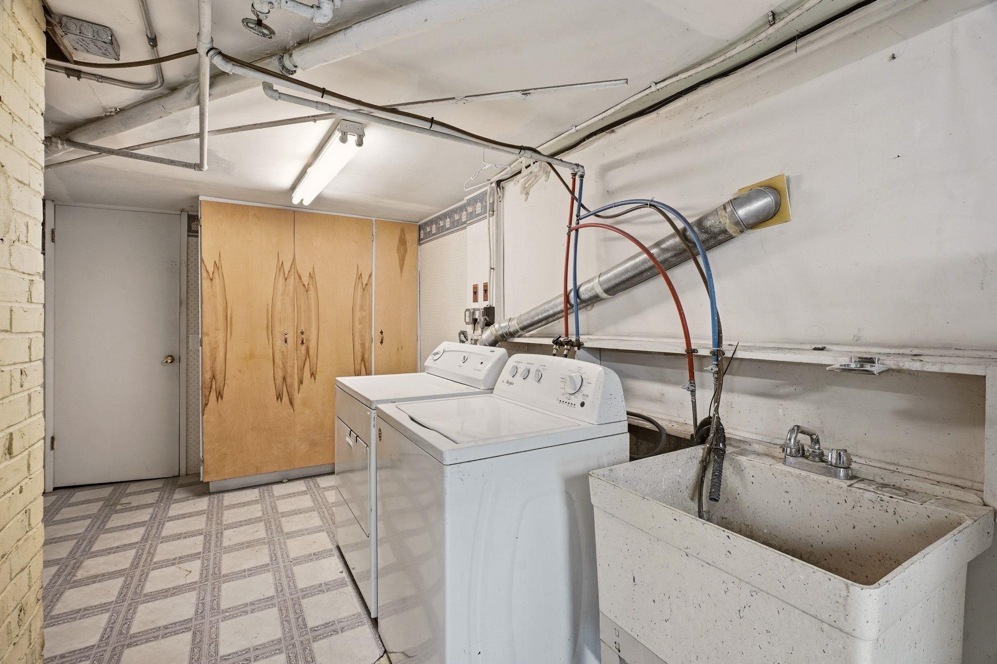 2428 N Normandie St - Photo 28