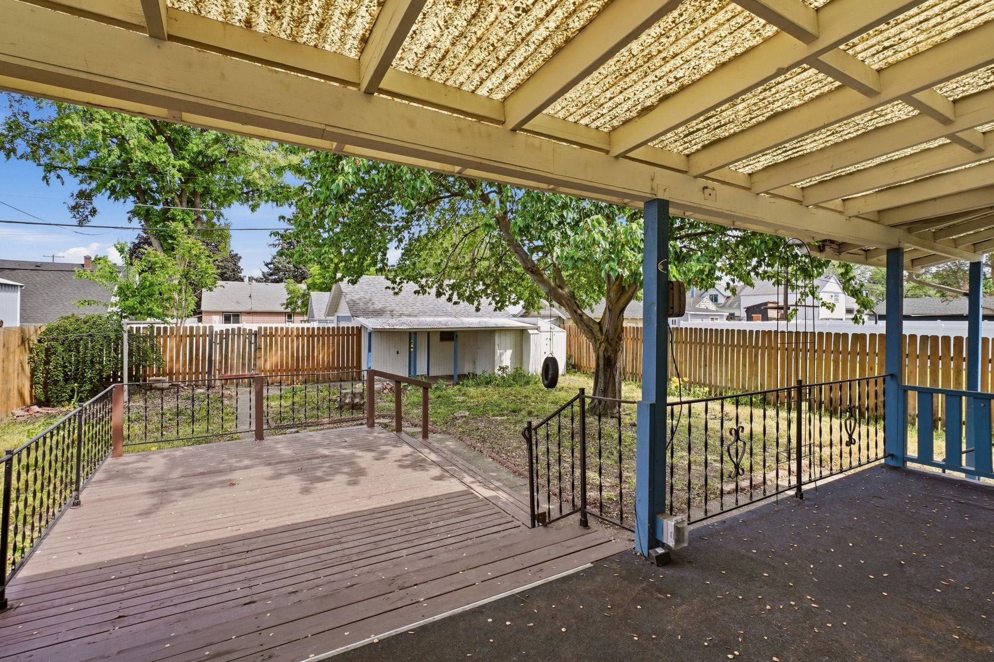 2428 N Normandie St - Photo 32