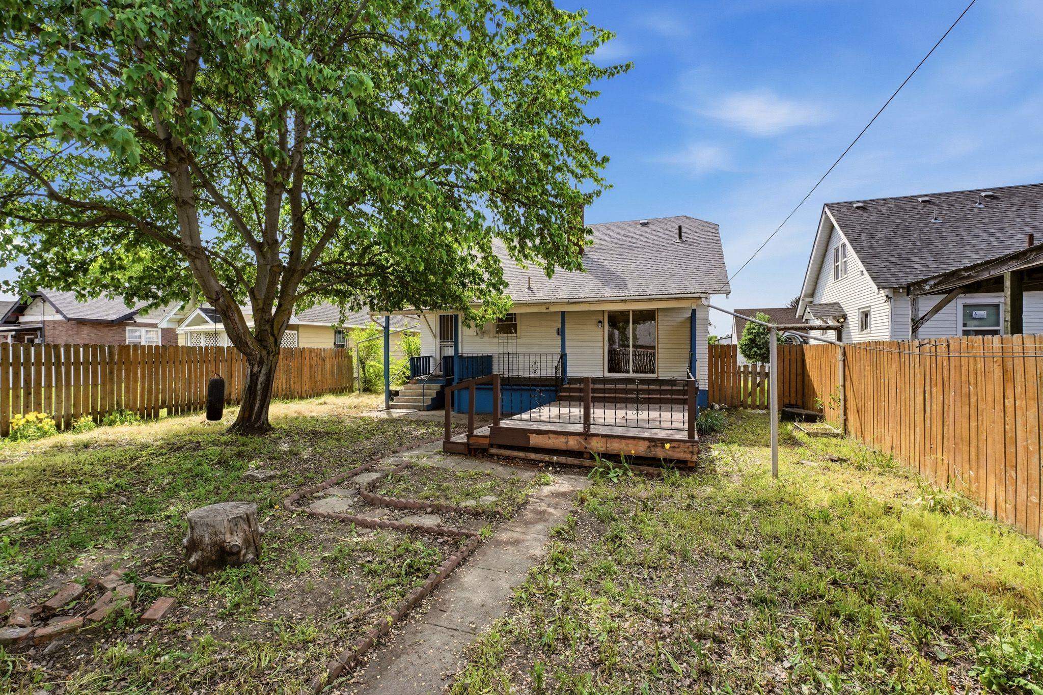 2428 N Normandie St - Photo 35
