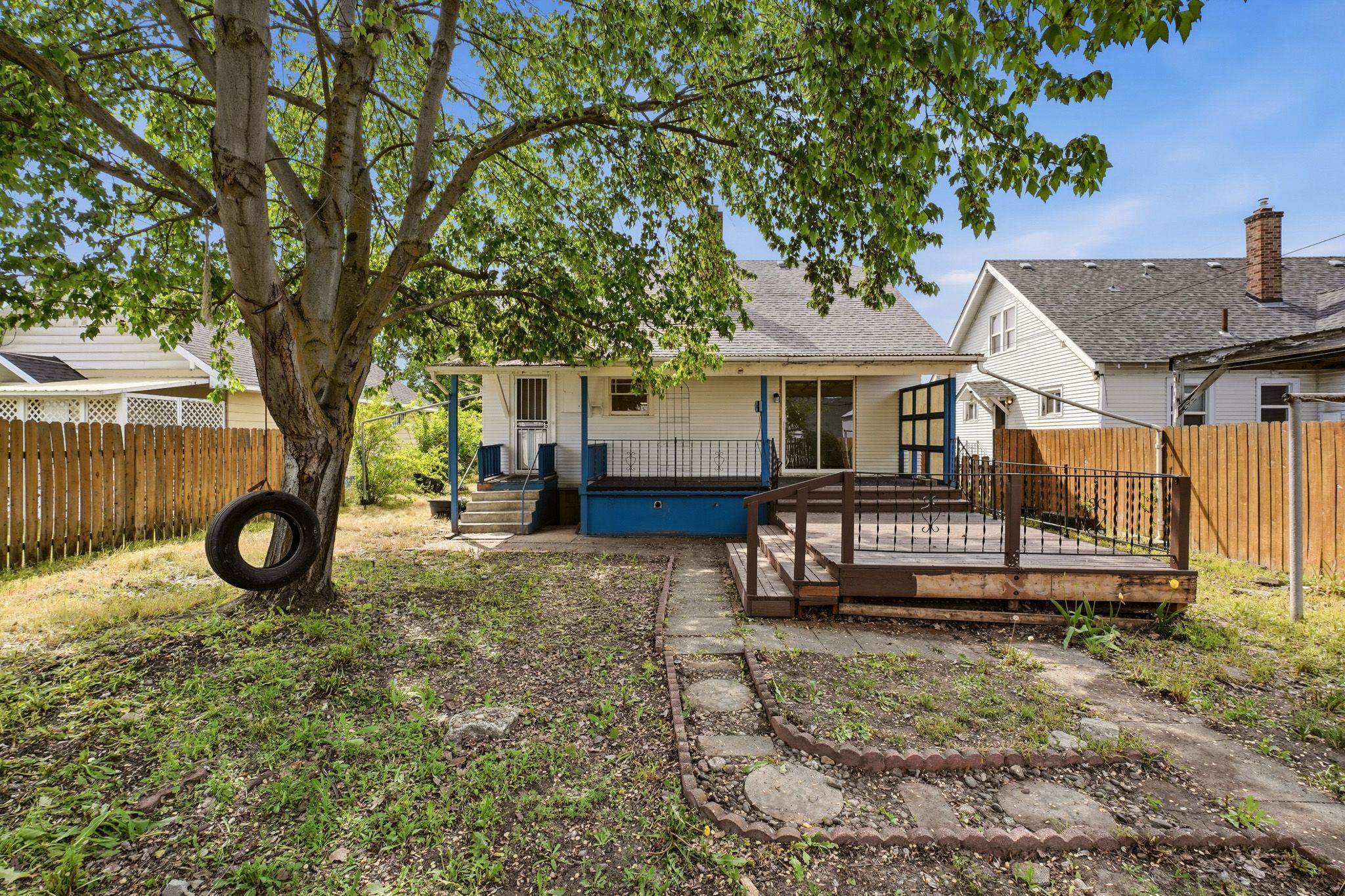 2428 N Normandie St - Photo 36