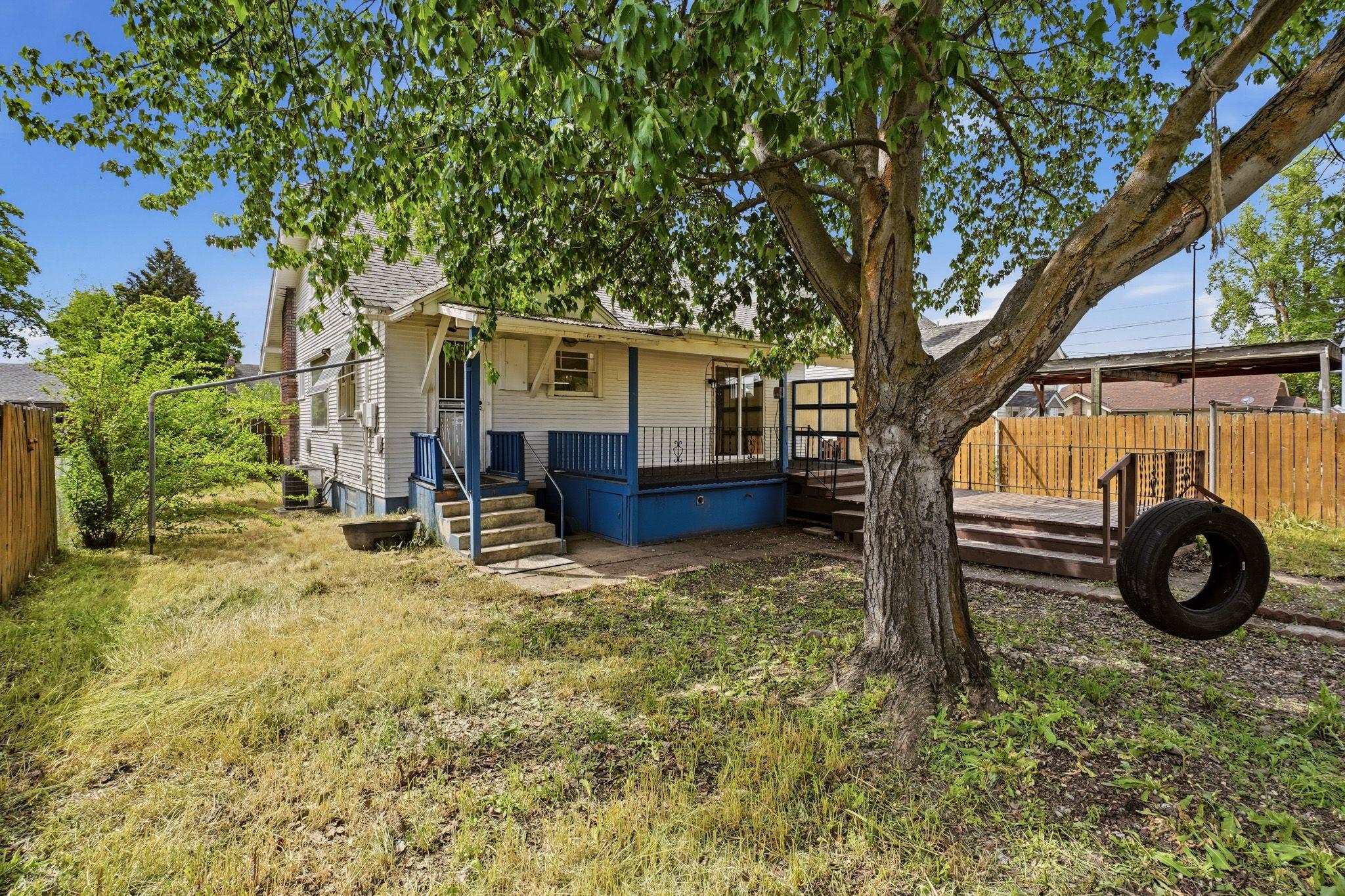 2428 N Normandie St - Photo 37