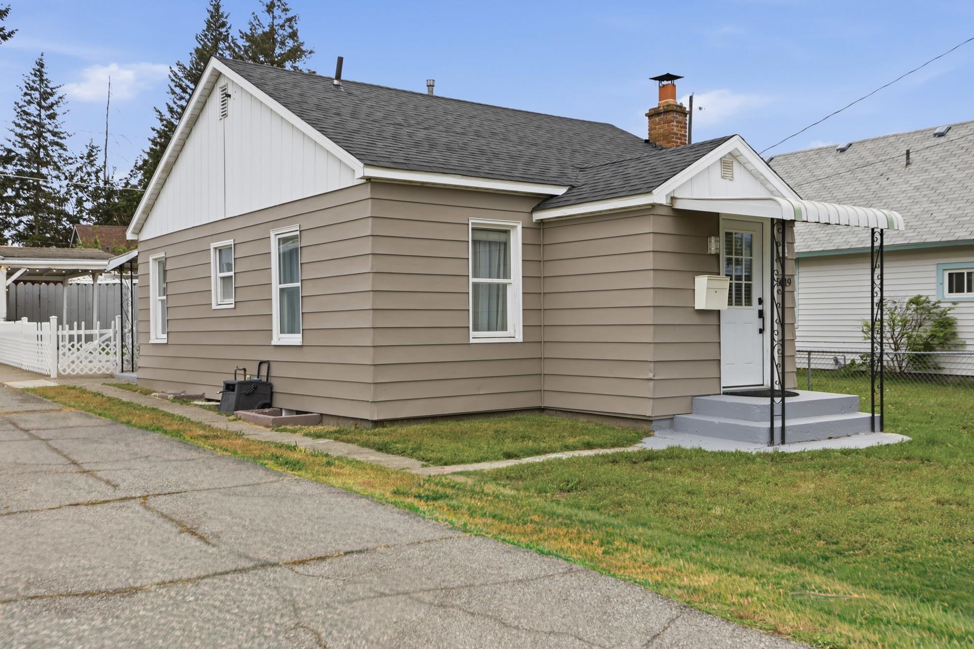 5619 N Regal St - Photo 3