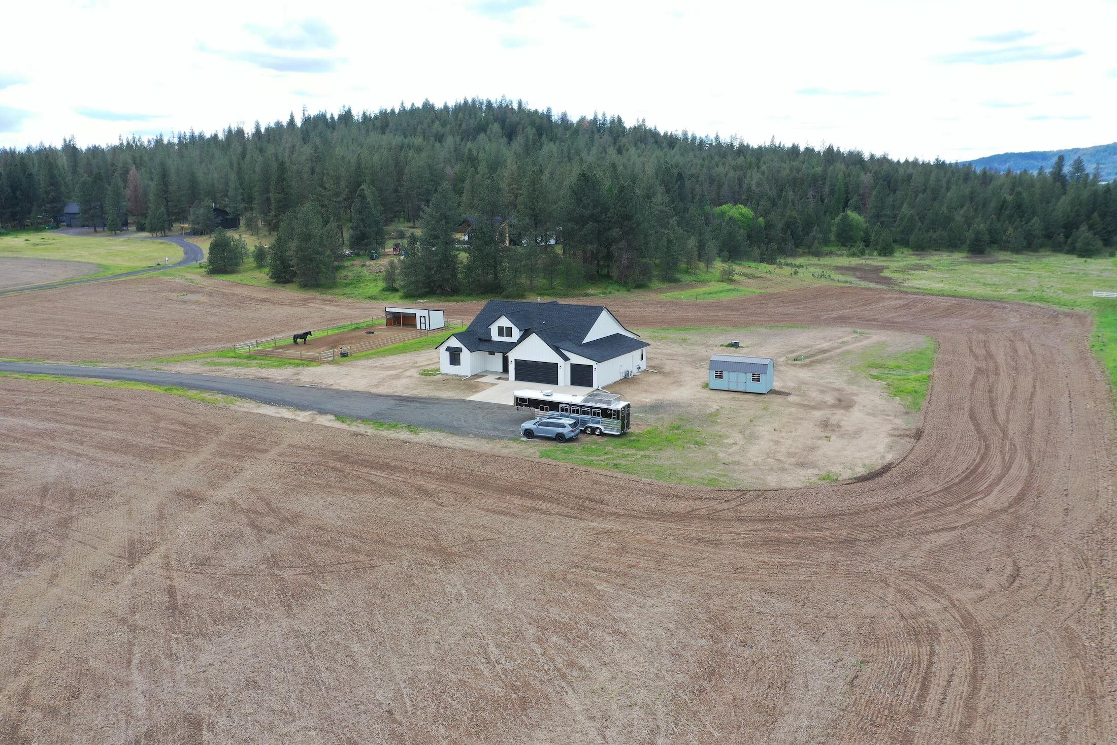 26433 N Spotted Rd - Photo 2