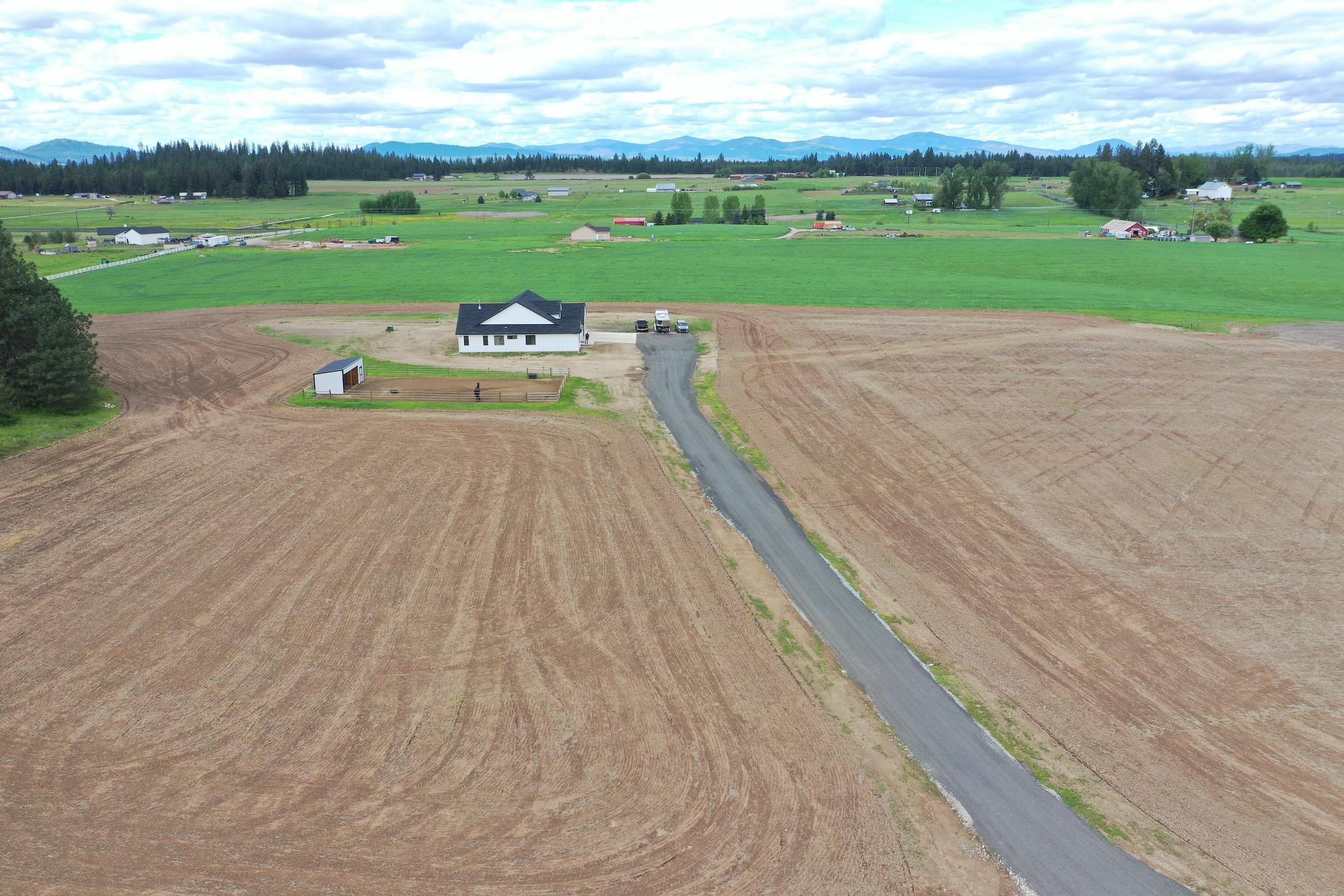 26433 N Spotted Rd - Photo 22