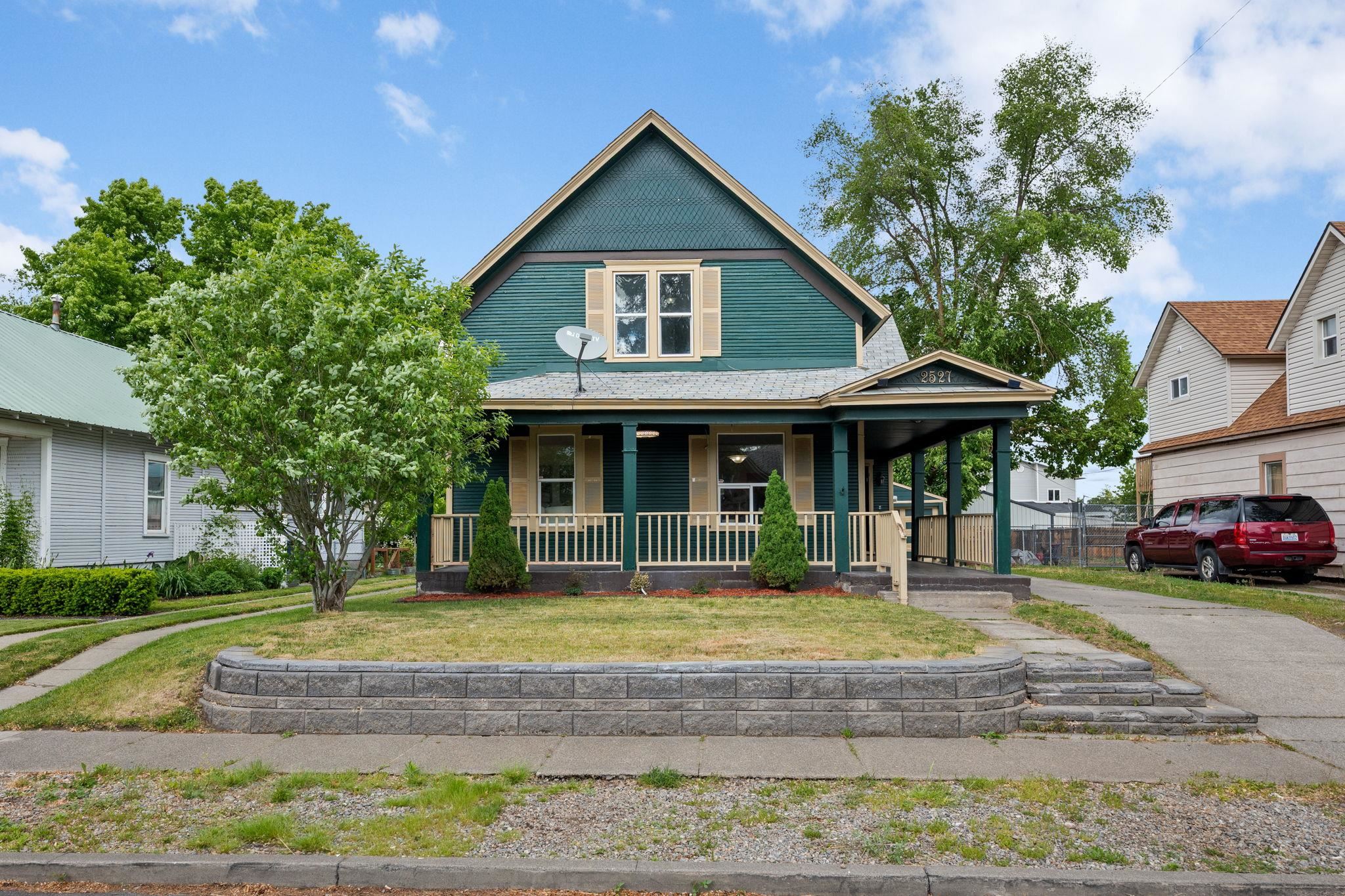 2527 E Diamond Ave - Photo 2