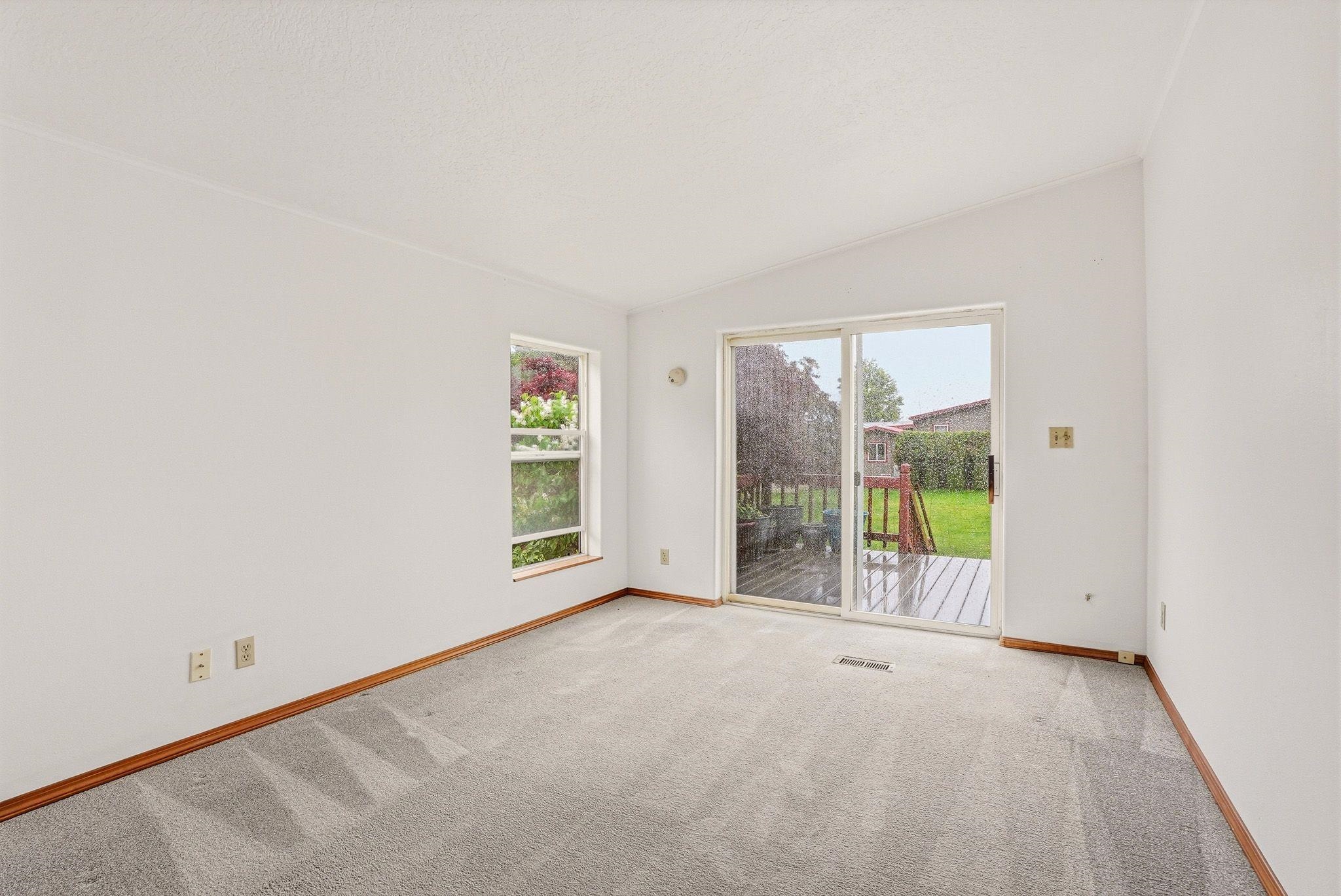 208 S Neyland Dr - Photo 4