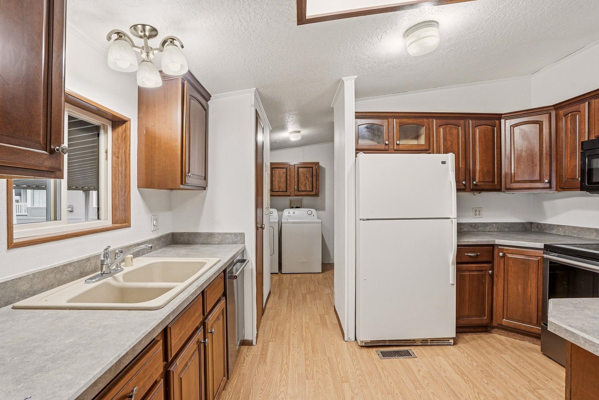 208 S Neyland Dr - Photo 10
