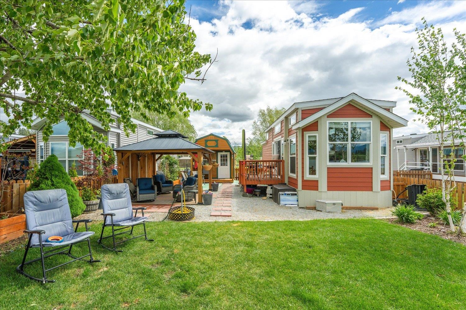 489 Guinevere DR Dr - Photo 1
