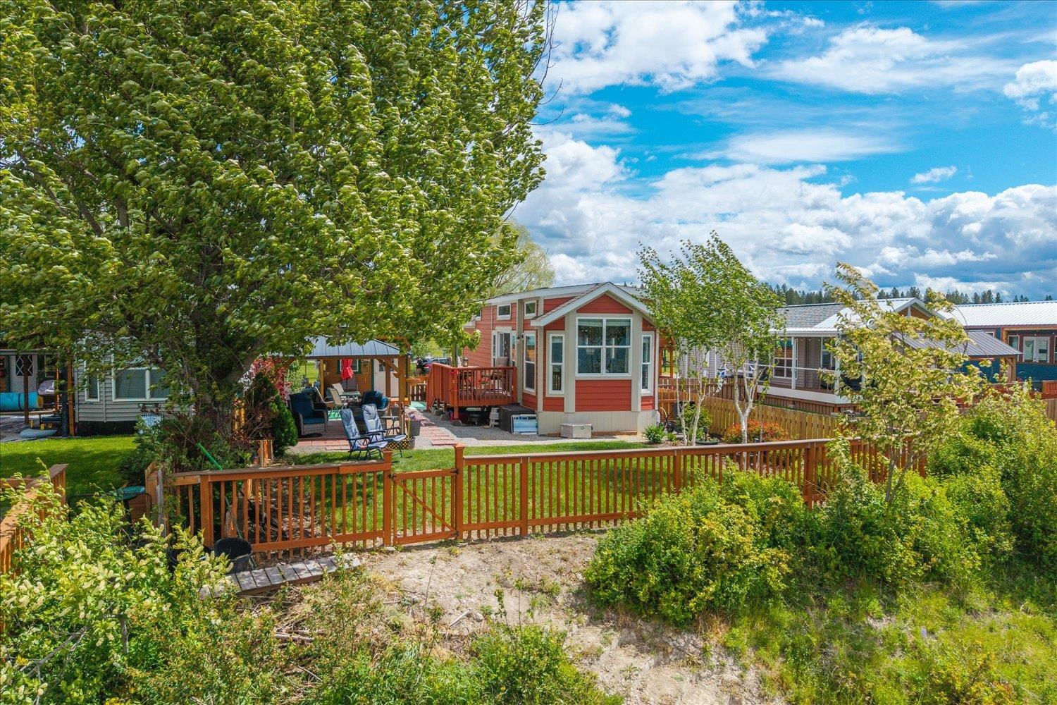 489 Guinevere DR Dr - Photo 2