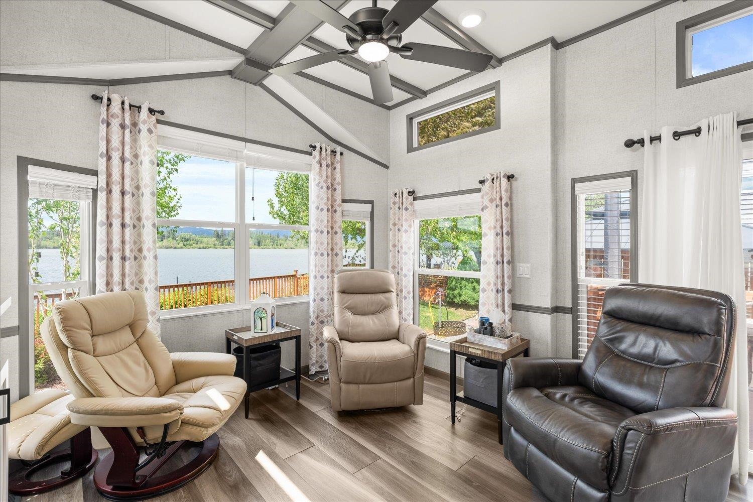 489 Guinevere DR Dr - Photo 13