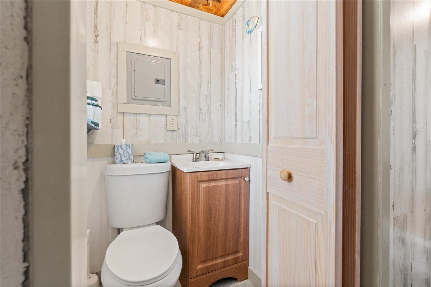 489 Guinevere DR Dr - Photo 24