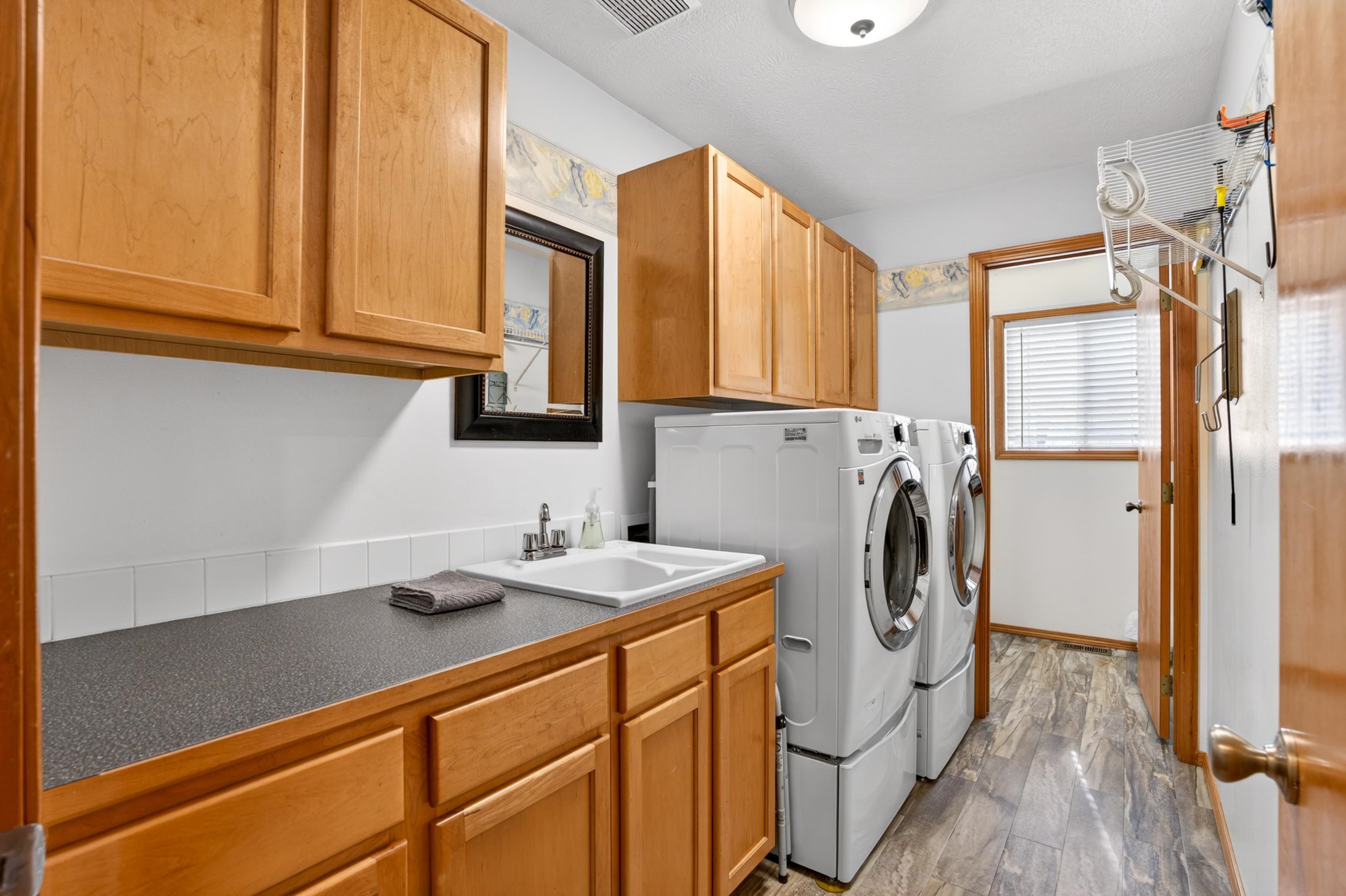 13707 E 12TH Ave - Photo 13