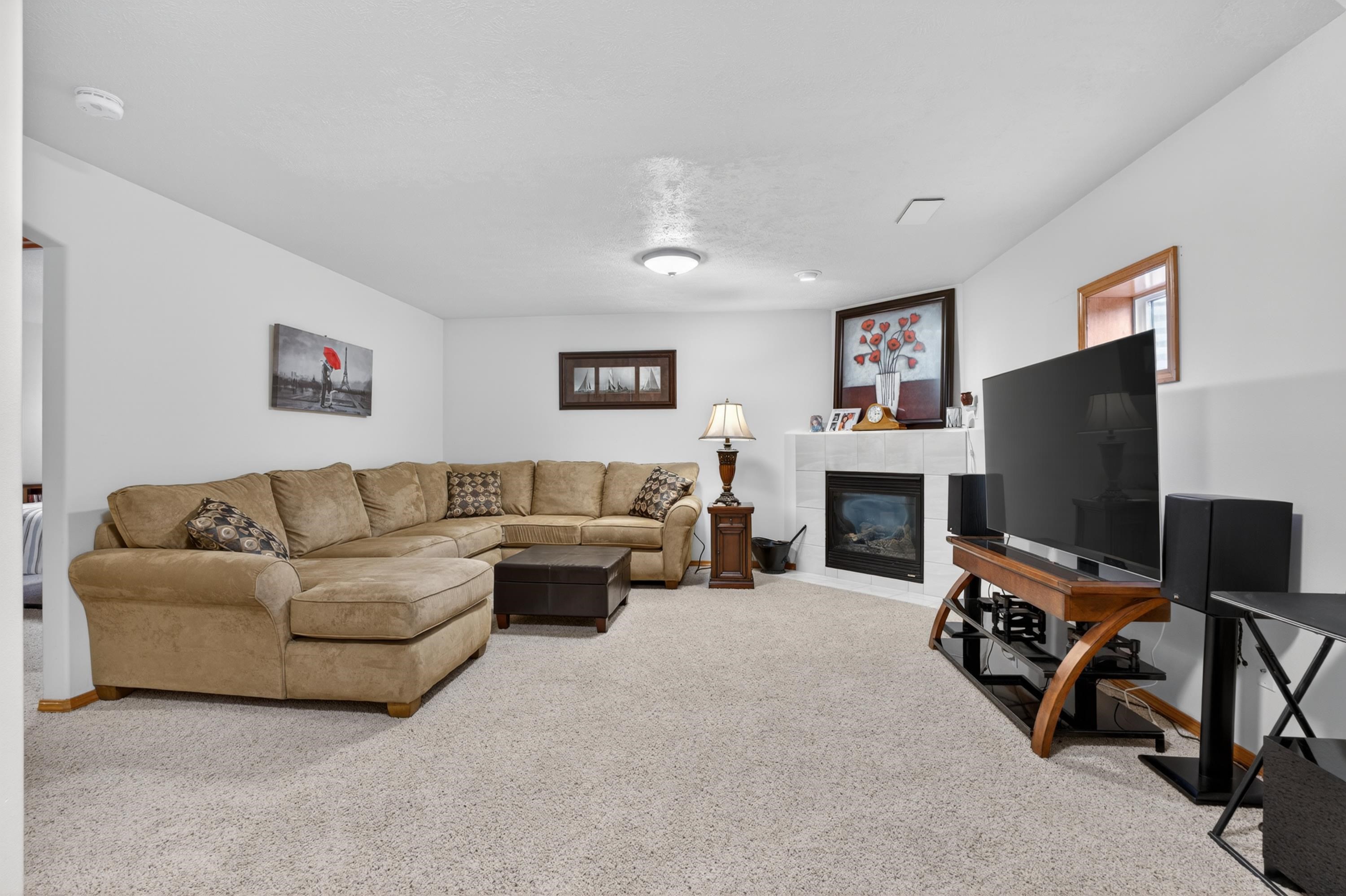 13707 E 12TH Ave - Photo 17