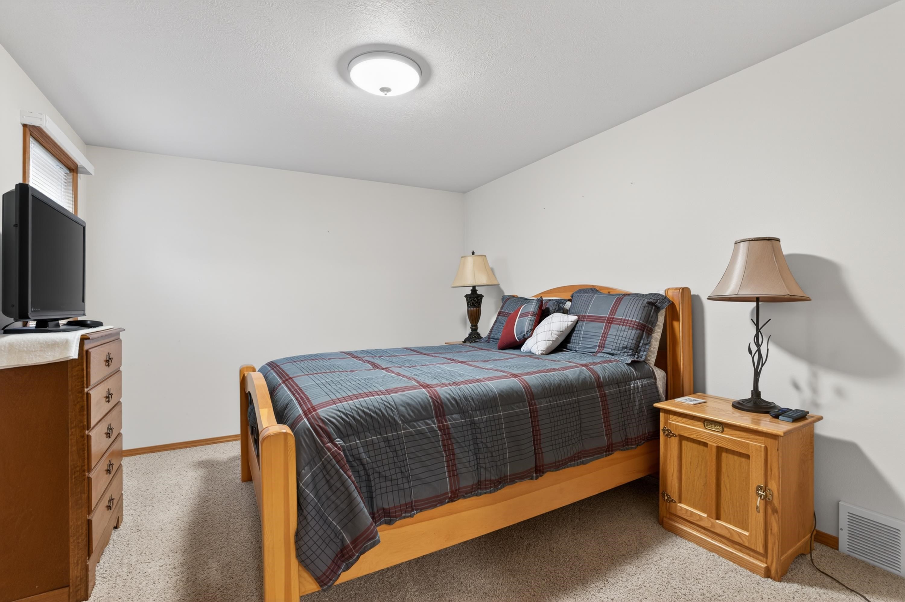 13707 E 12TH Ave - Photo 19