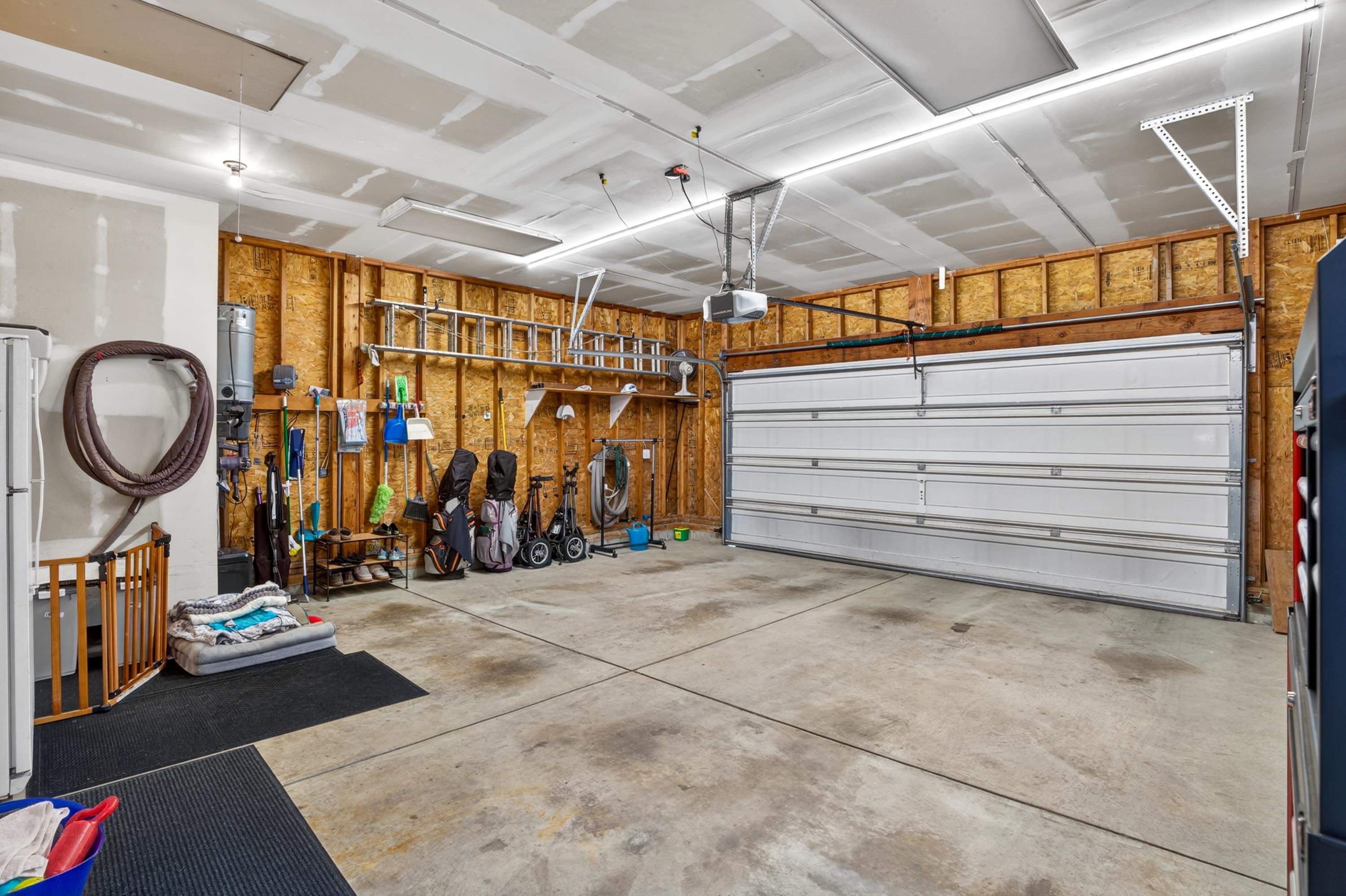 13707 E 12TH Ave - Photo 23
