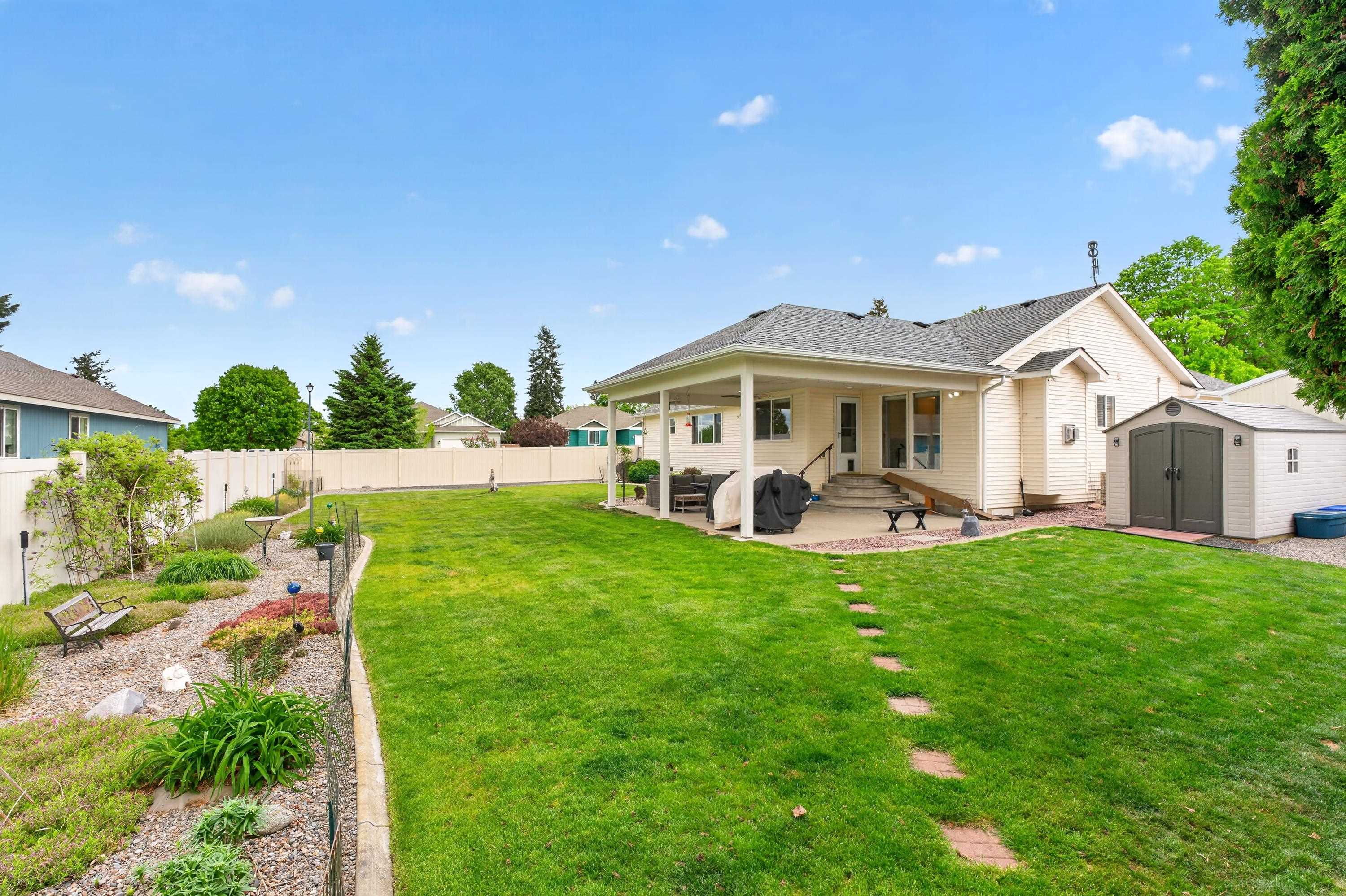 13707 E 12TH Ave - Photo 27