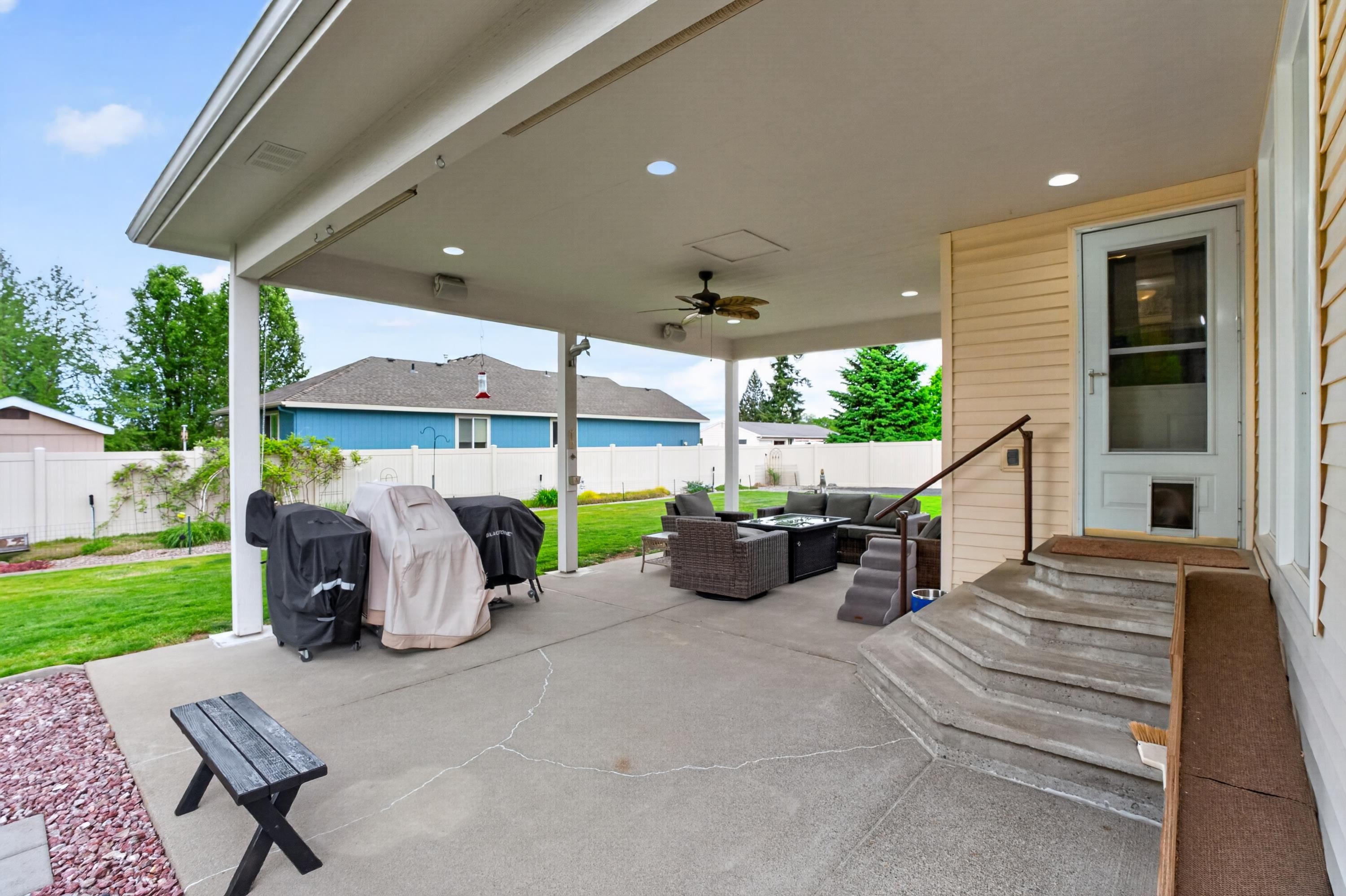 13707 E 12TH Ave - Photo 30