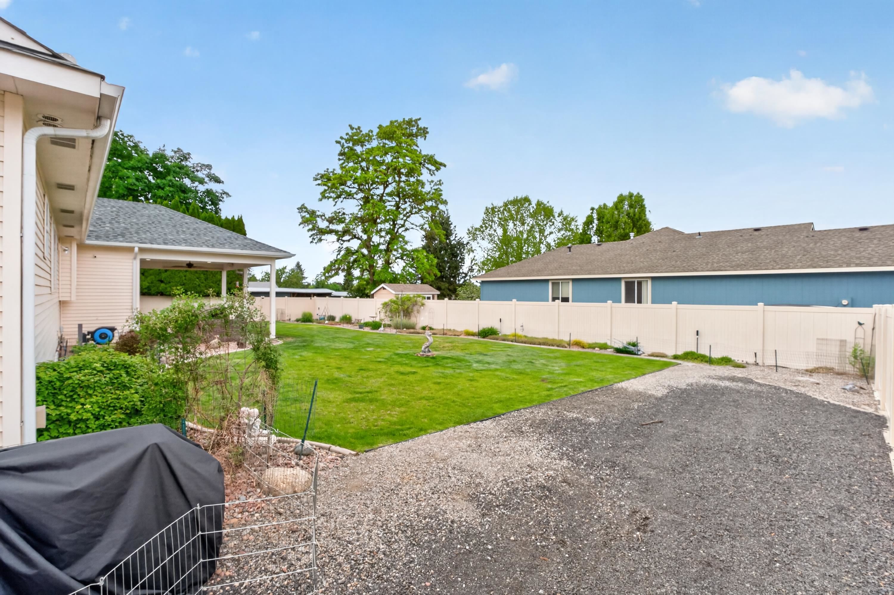 13707 E 12TH Ave - Photo 31