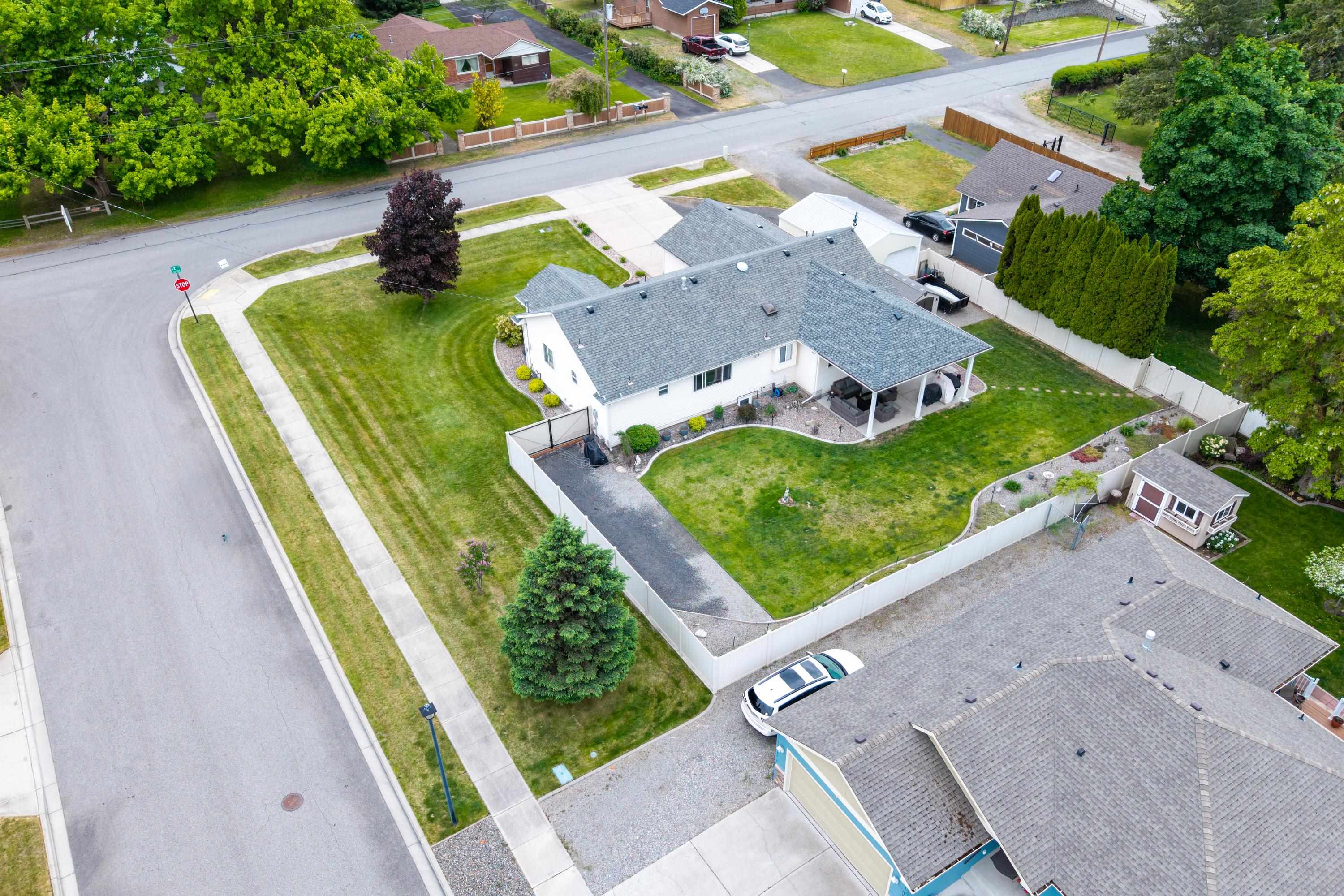 13707 E 12TH Ave - Photo 39