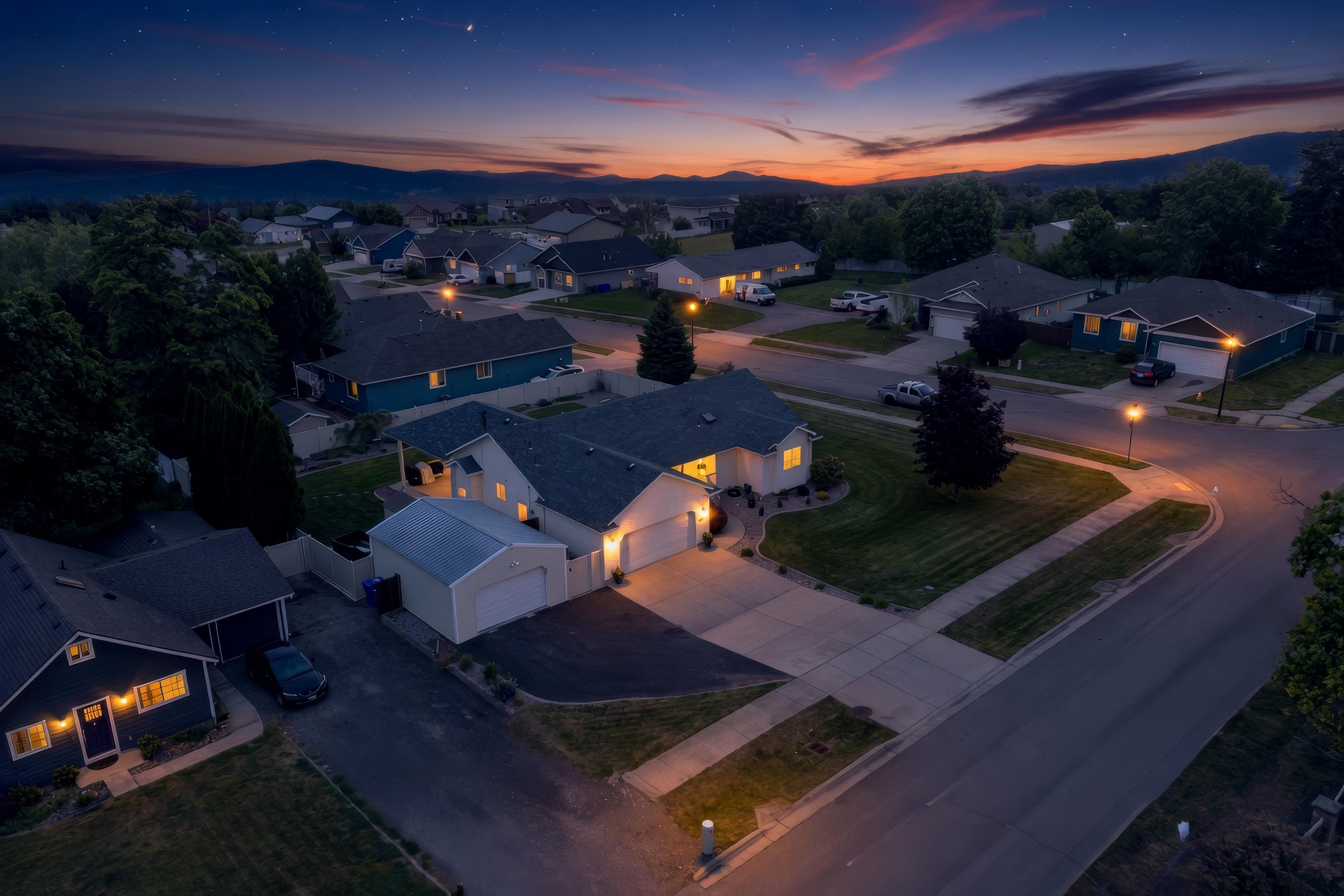 13707 E 12TH Ave - Photo 40