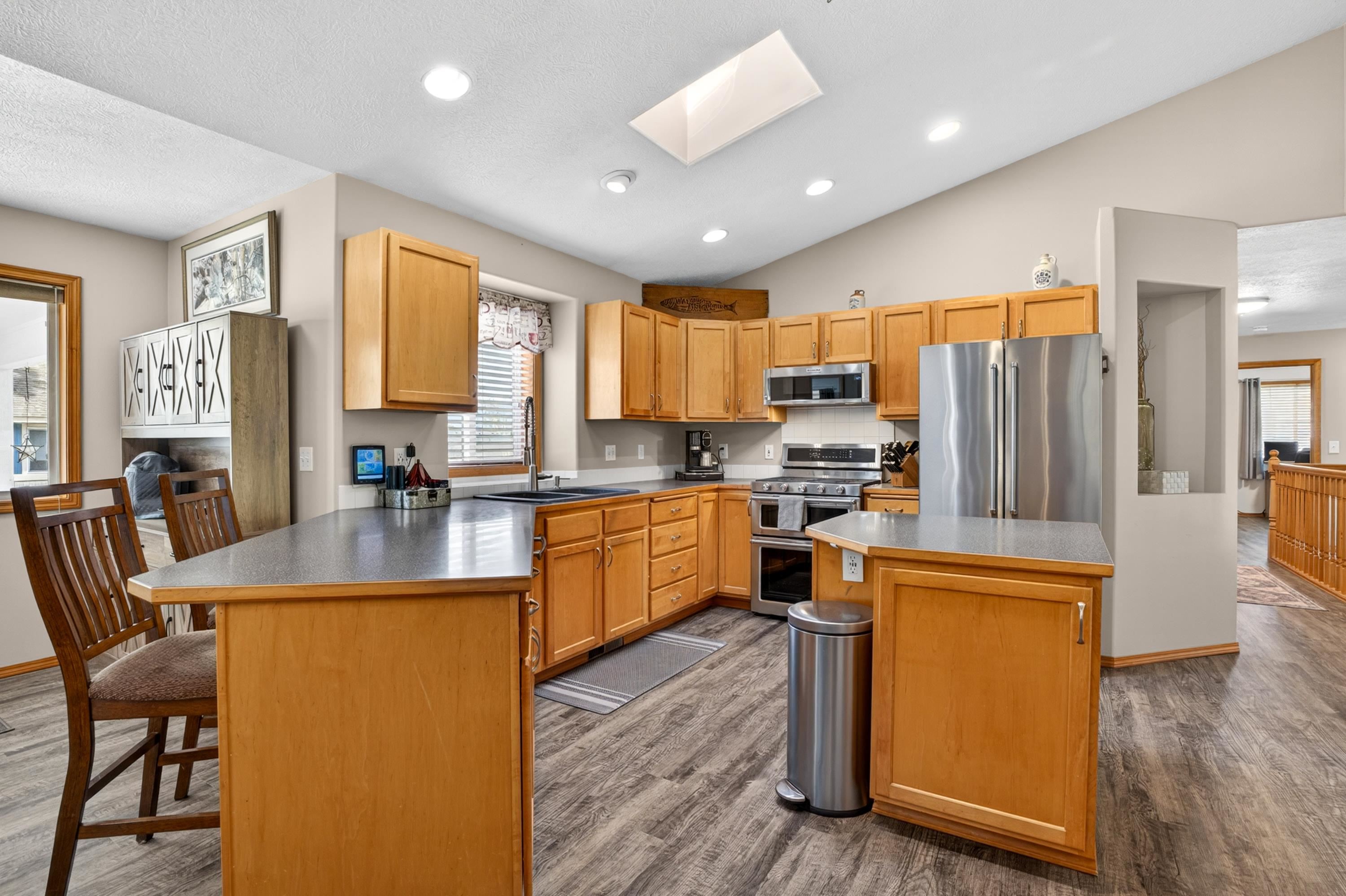 13707 E 12TH Ave - Photo 5