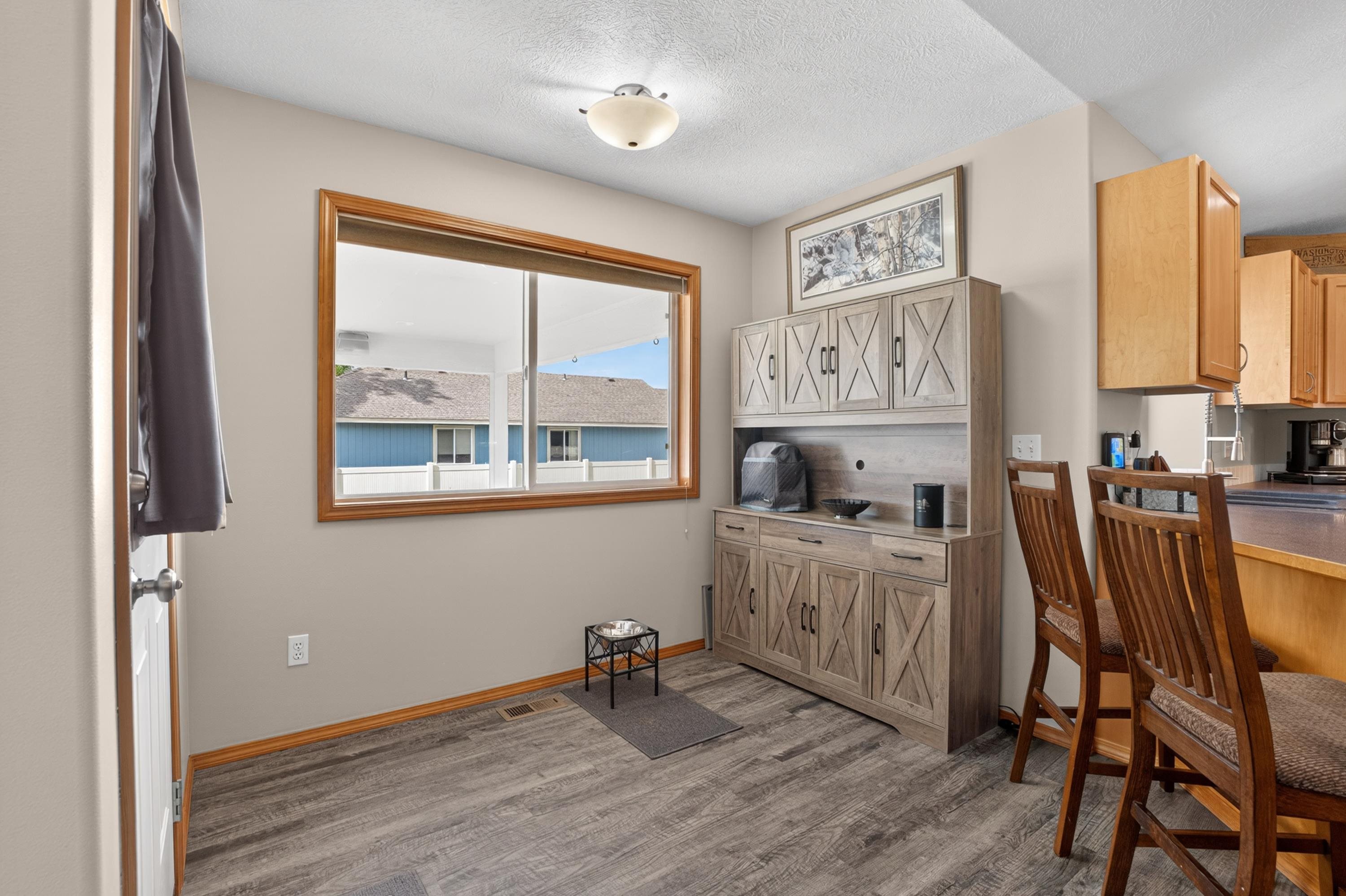 13707 E 12TH Ave - Photo 6