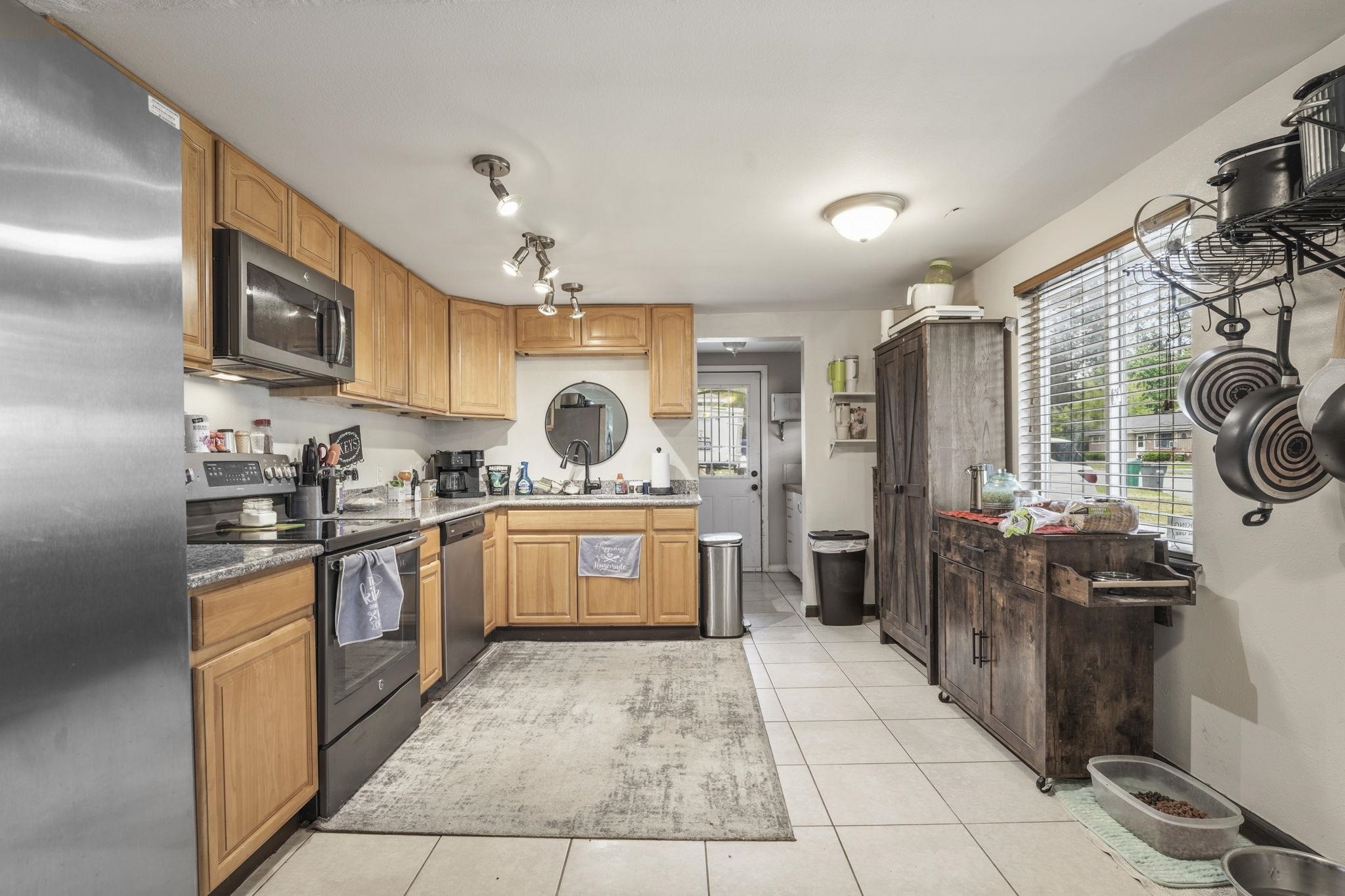 10907 E 17TH St - Photo 13