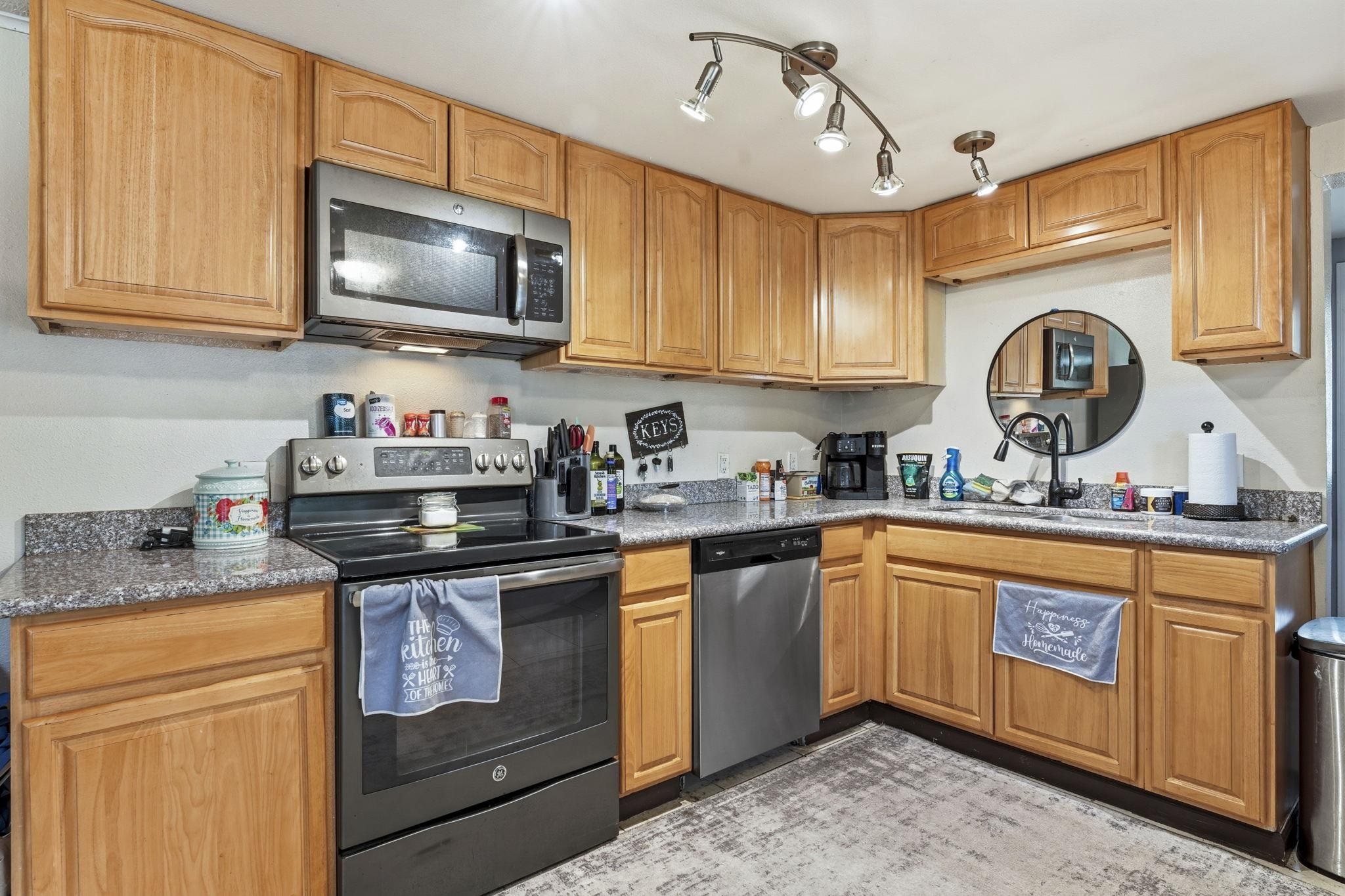 10907 E 17TH St - Photo 15