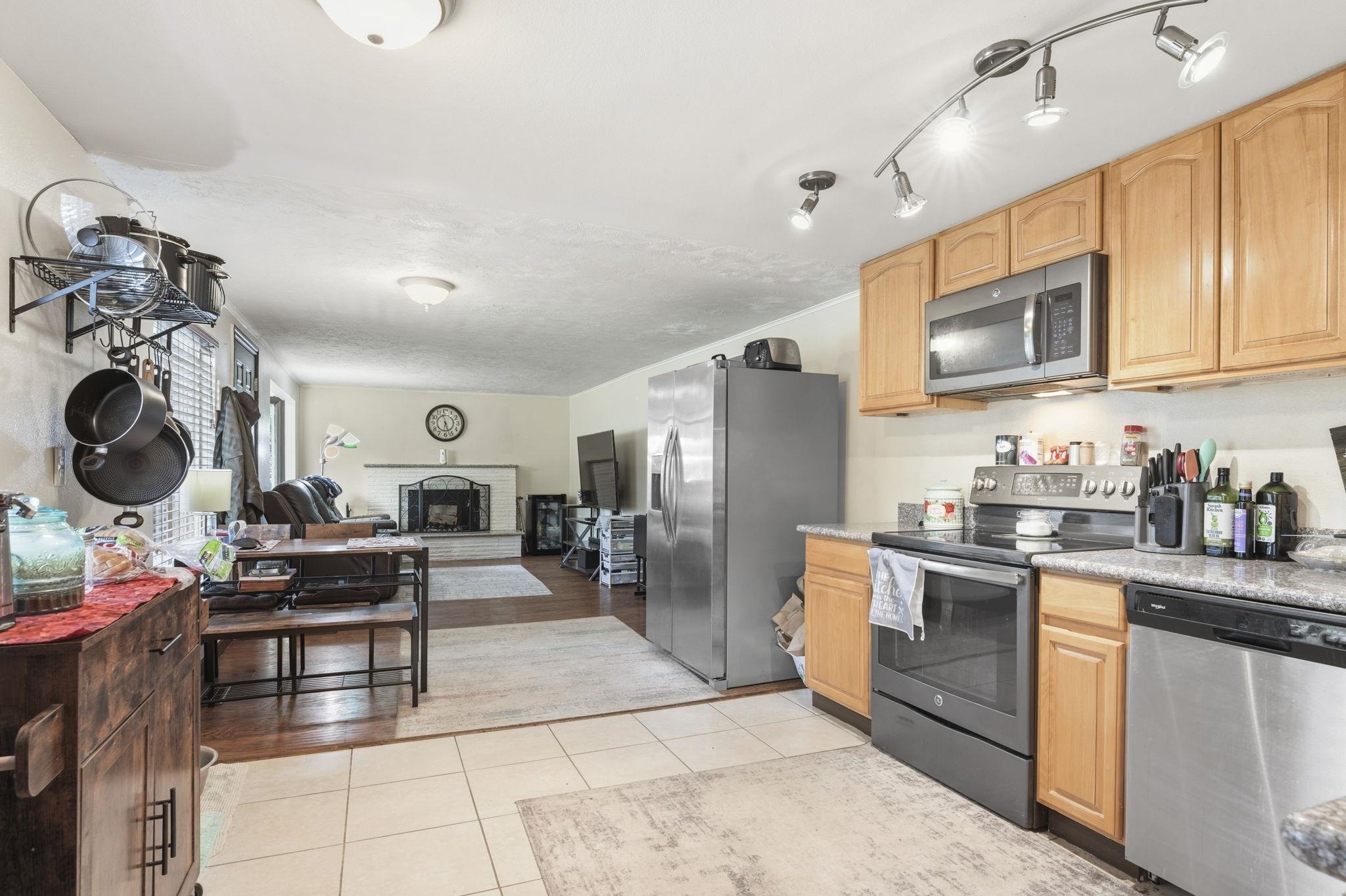 10907 E 17TH St - Photo 17