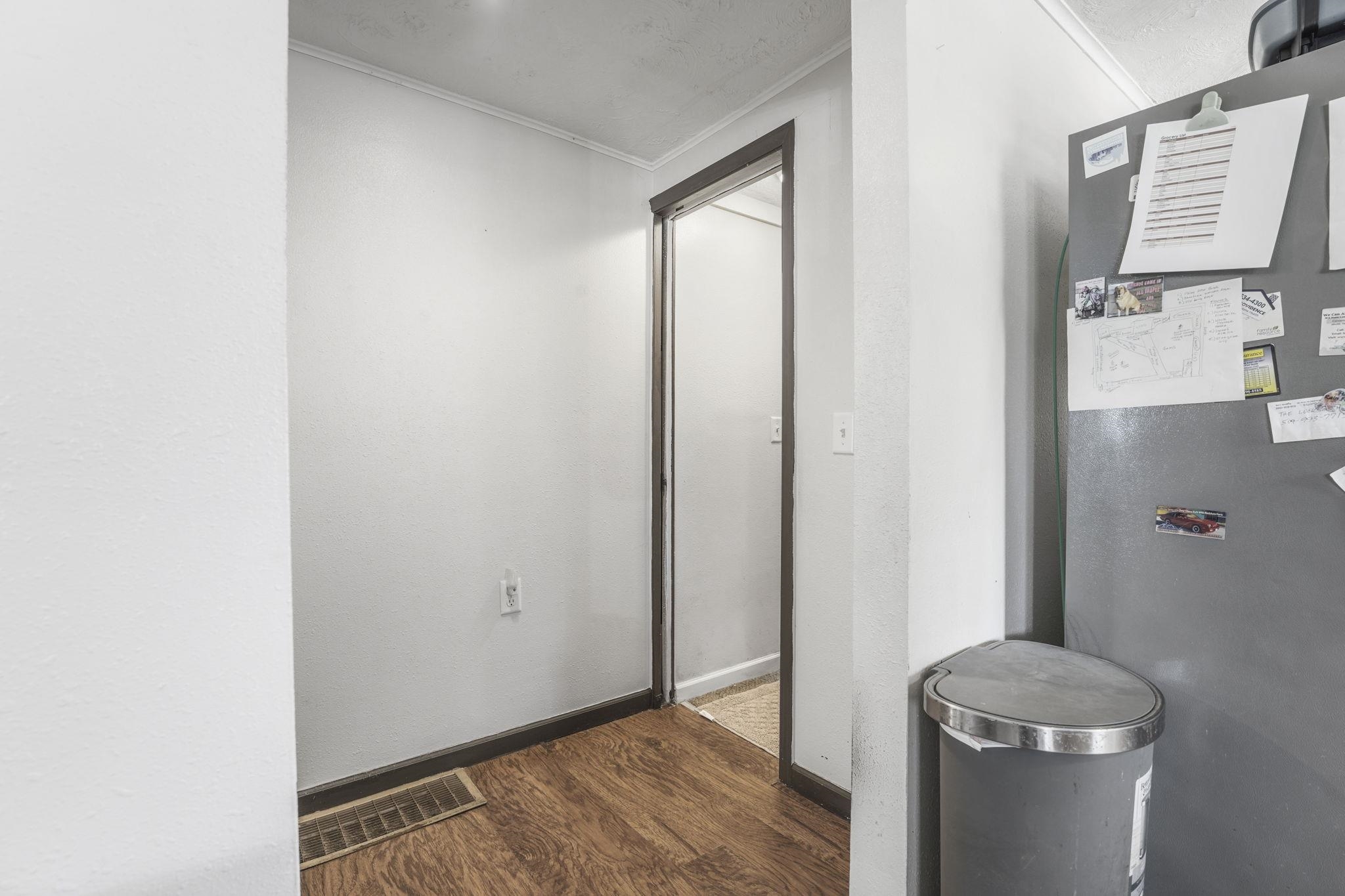 10907 E 17TH St - Photo 18