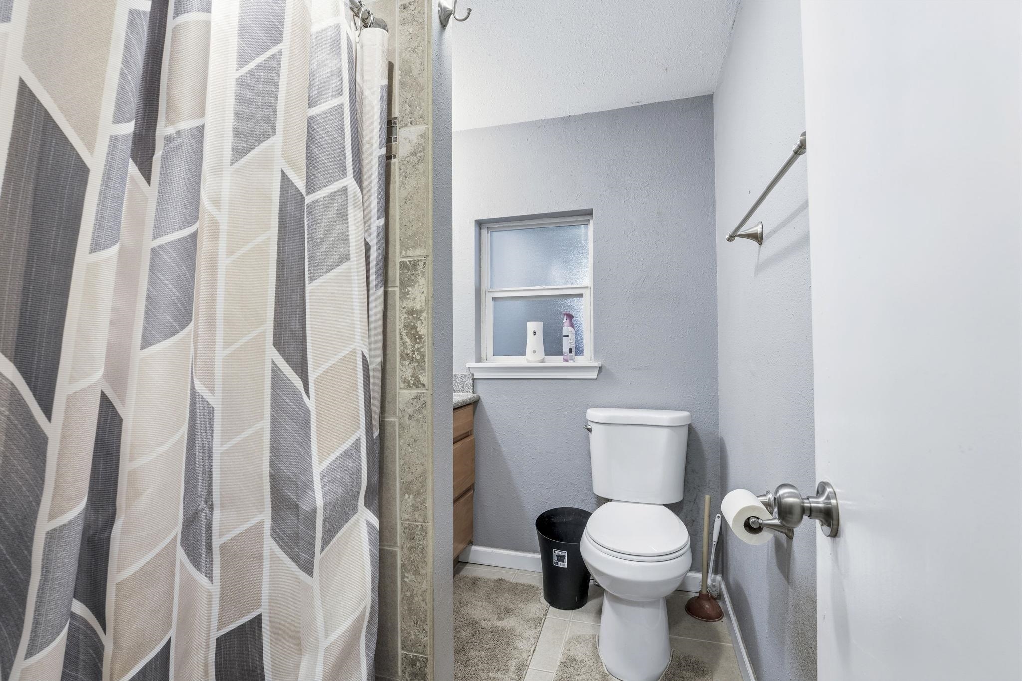 10907 E 17TH St - Photo 20